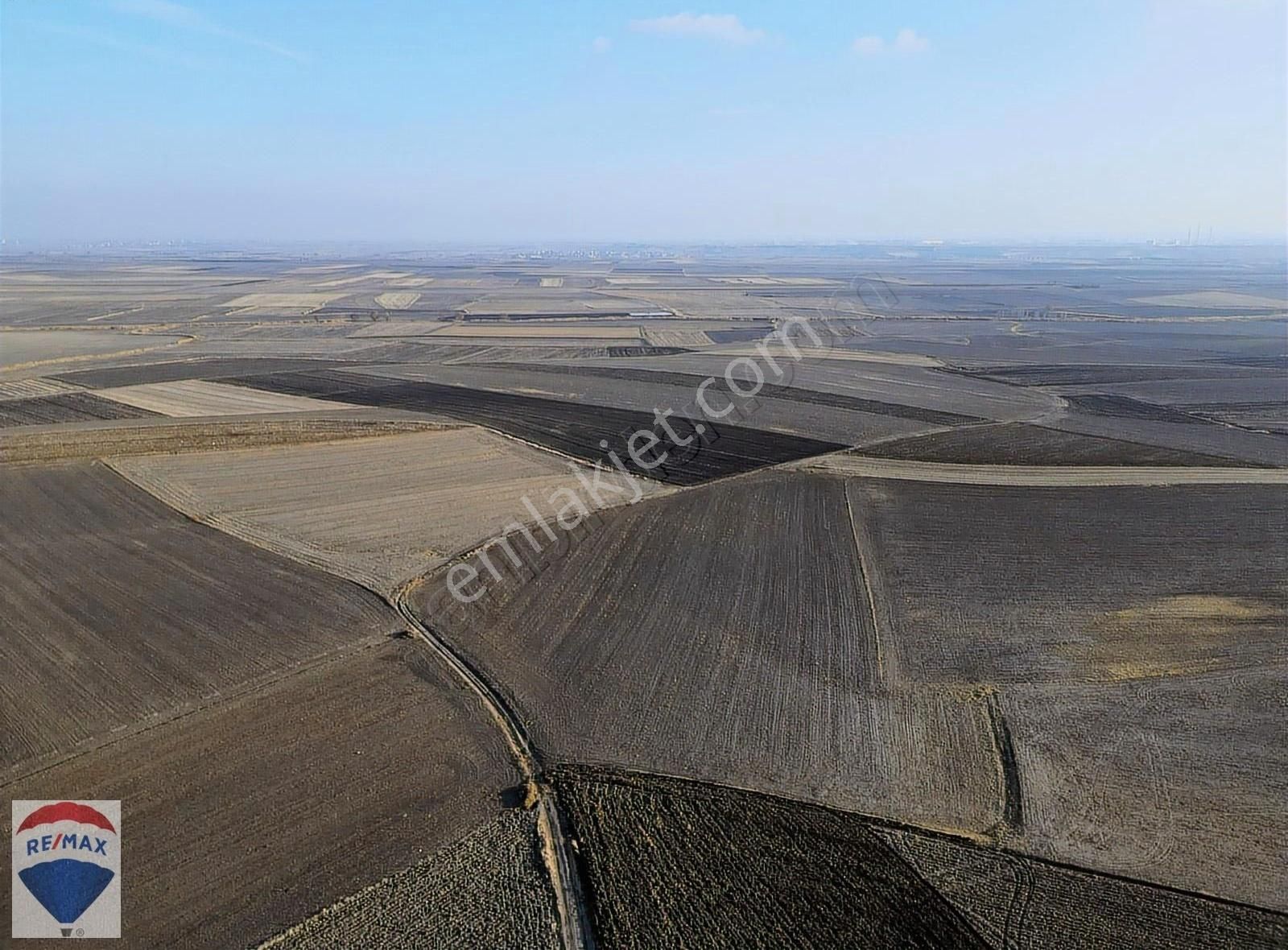 Küçükkarıştıran'da Satılık 18.524 M2 Fırsat Tarla !