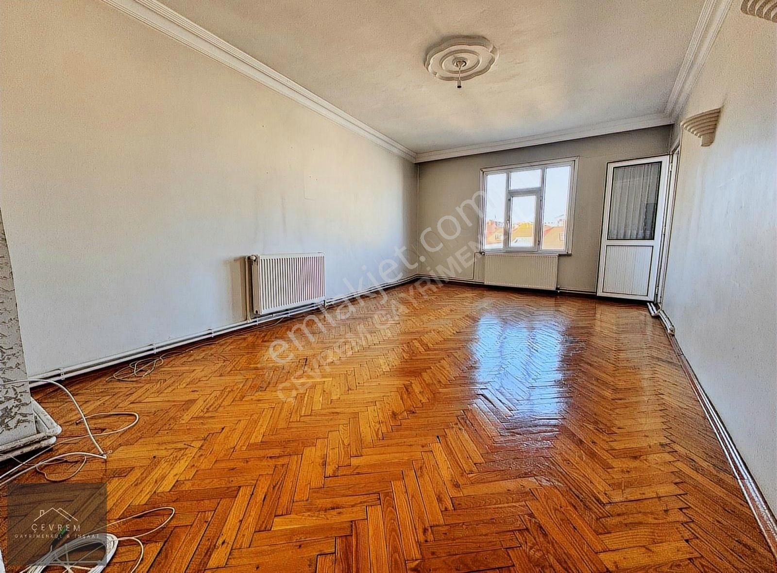 **çevrem**den Yeşilova'da Metrobüse Sıfır 2+1 90m² Daire