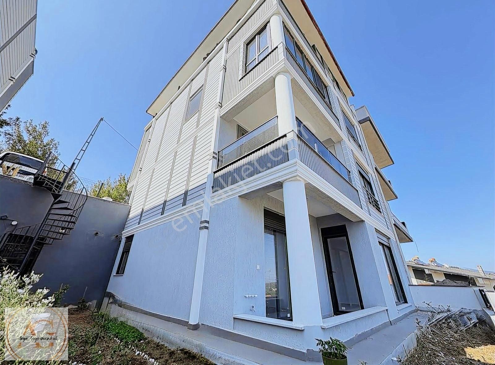 Arya'dan Kazdağları Ve Deniz Manzaralı Satılık 3+1 Dubleks Daire