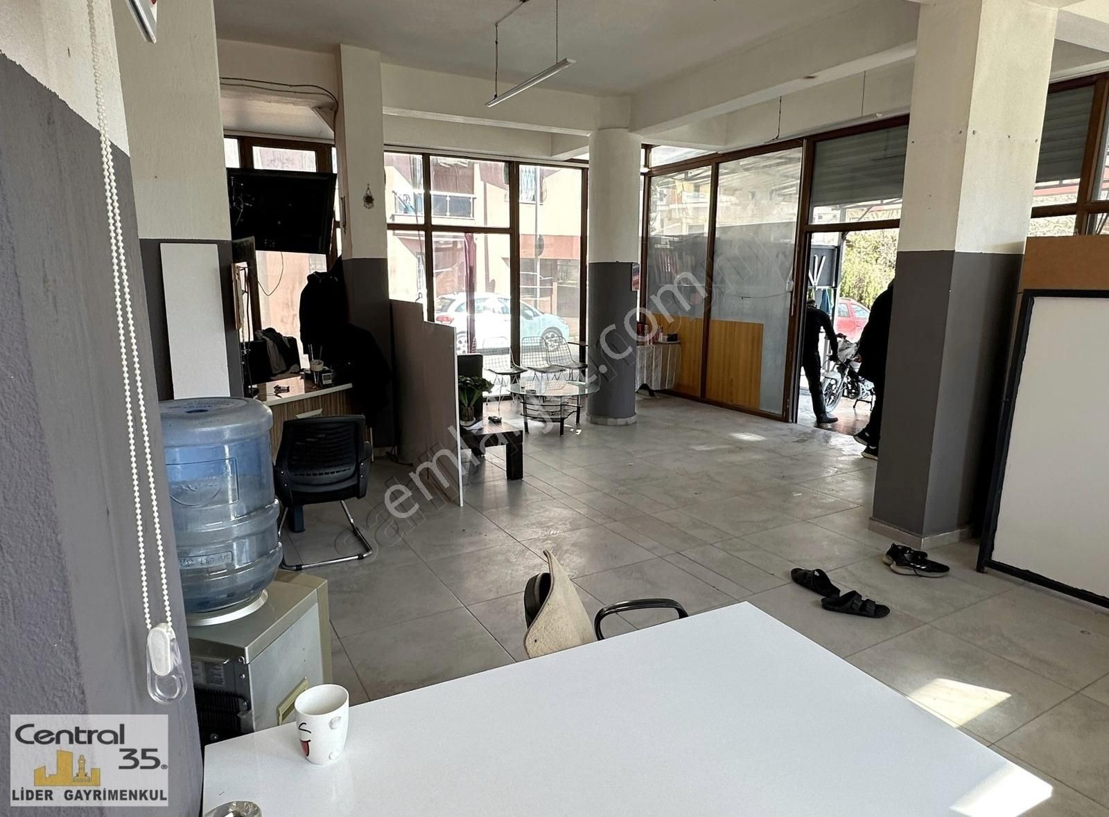 Central 35 Lider Akıncılar Köşe Bodrumlu Dükkan Kiracılı