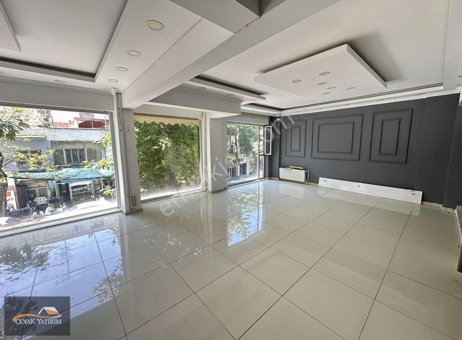 Yalova Merkez Sefabey Caddesinde Kiralık 95 M2 Ofis Katı