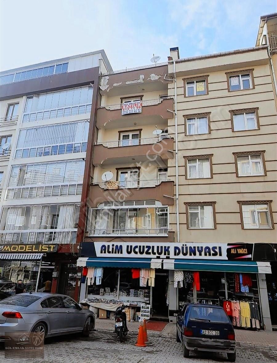 Gül Emlaktan Satlık 3+1 Dogalgazlı Çarşı Merkezinde 4 Kat Daire