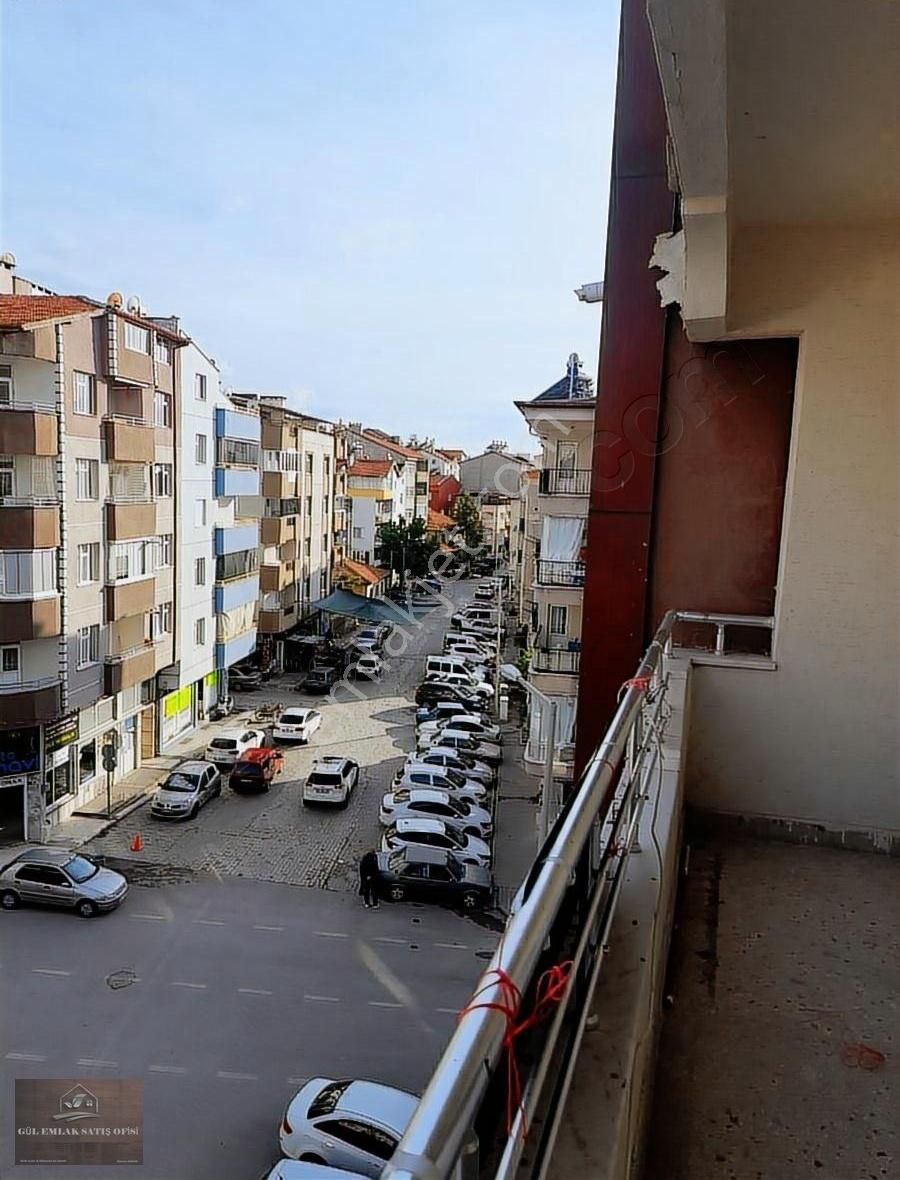 Gül Emlaktan Satlık 3+1 Dogalgazlı Çarşı Merkezinde 4 Kat Daire - Görsel 13