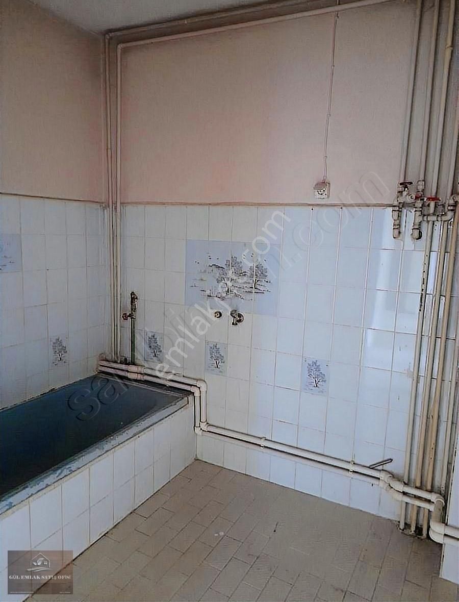 Gül Emlaktan Satlık 3+1 Dogalgazlı Çarşı Merkezinde 4 Kat Daire - Görsel 12