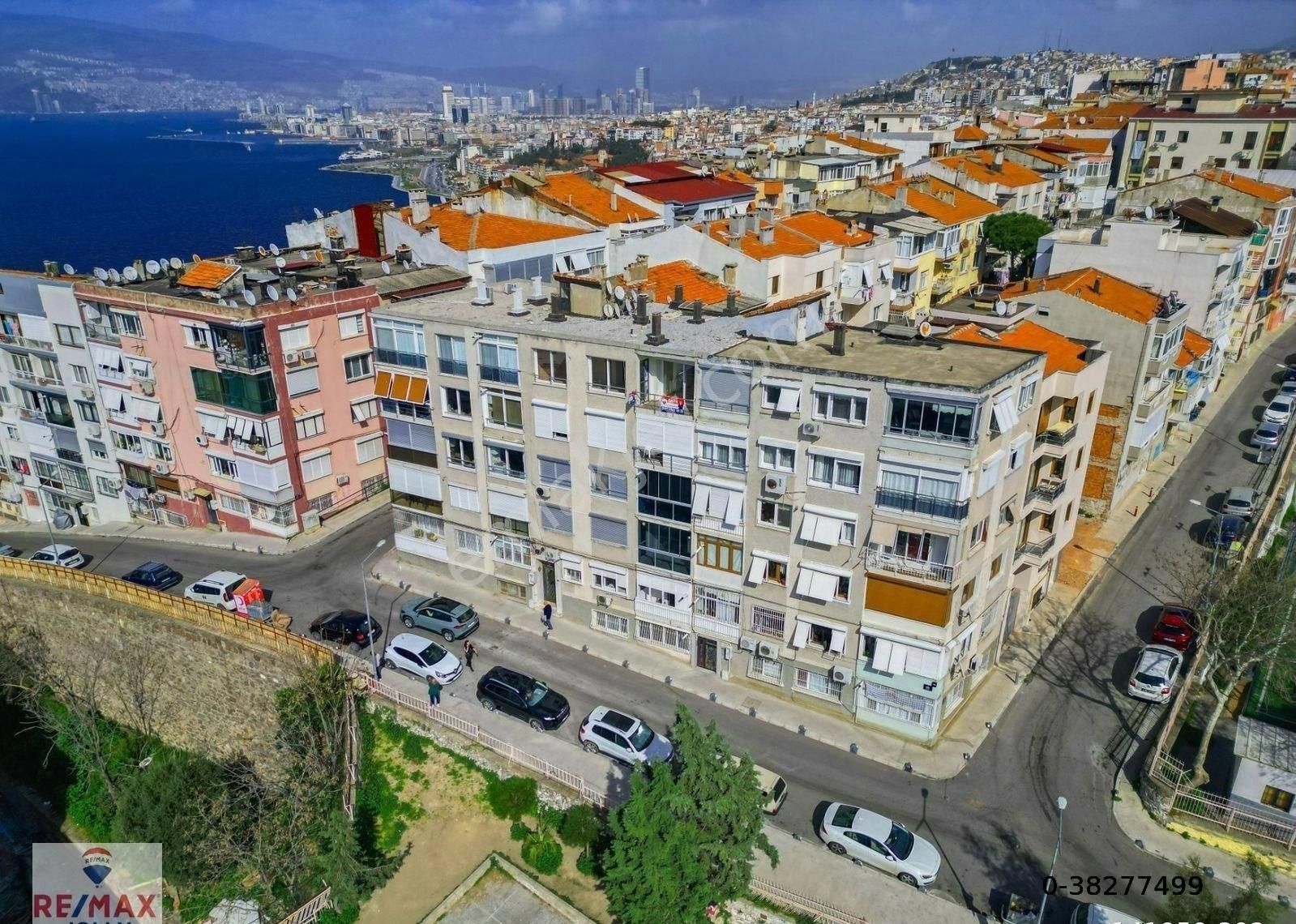 Konak Kemalreis Mahallesinde Satılık Büyük 2+1 Daire !!