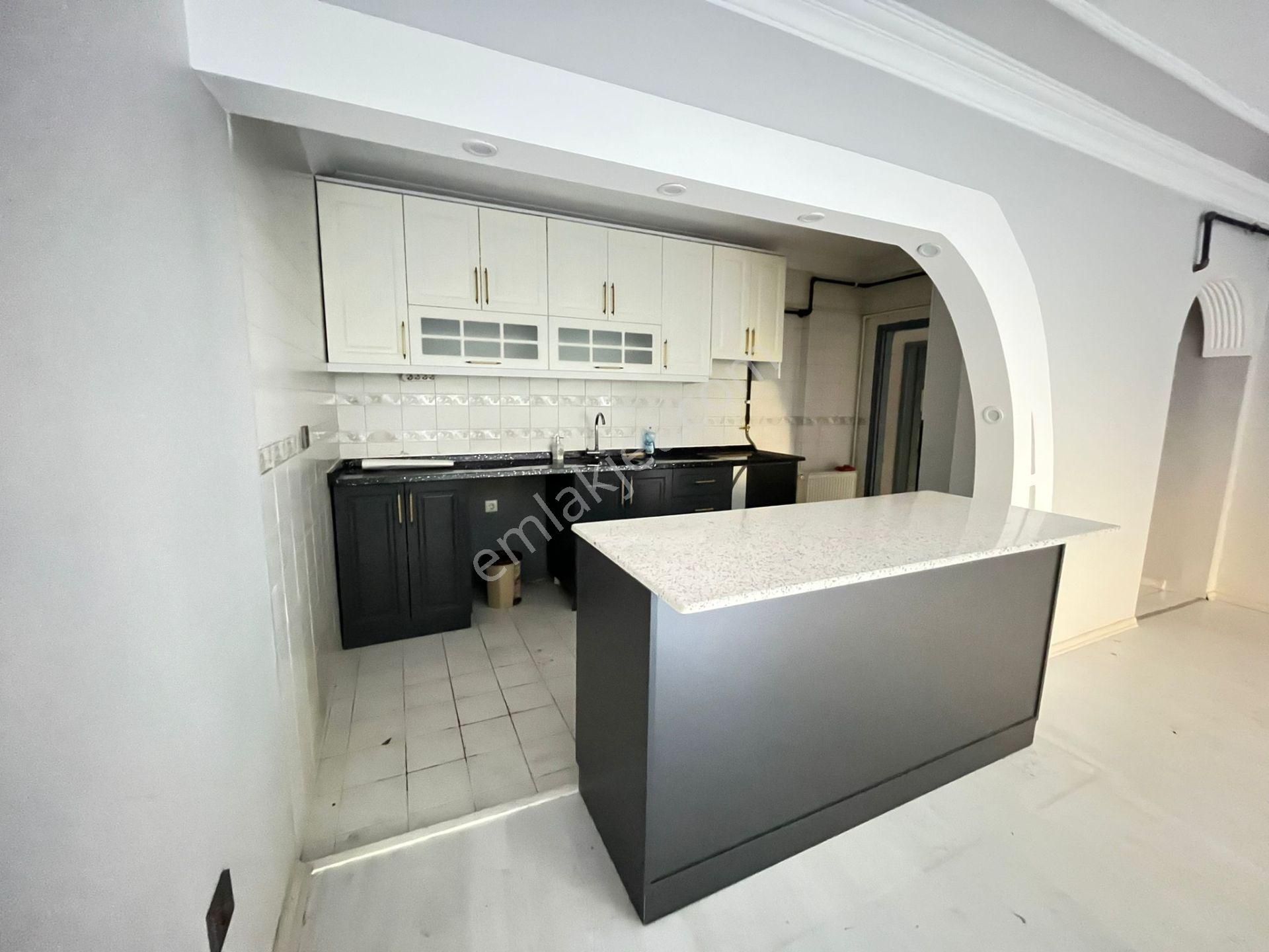 Bursa Karamazakta 2+1 95m2 1.(arakat)kombili Manzaralı Bakımlı