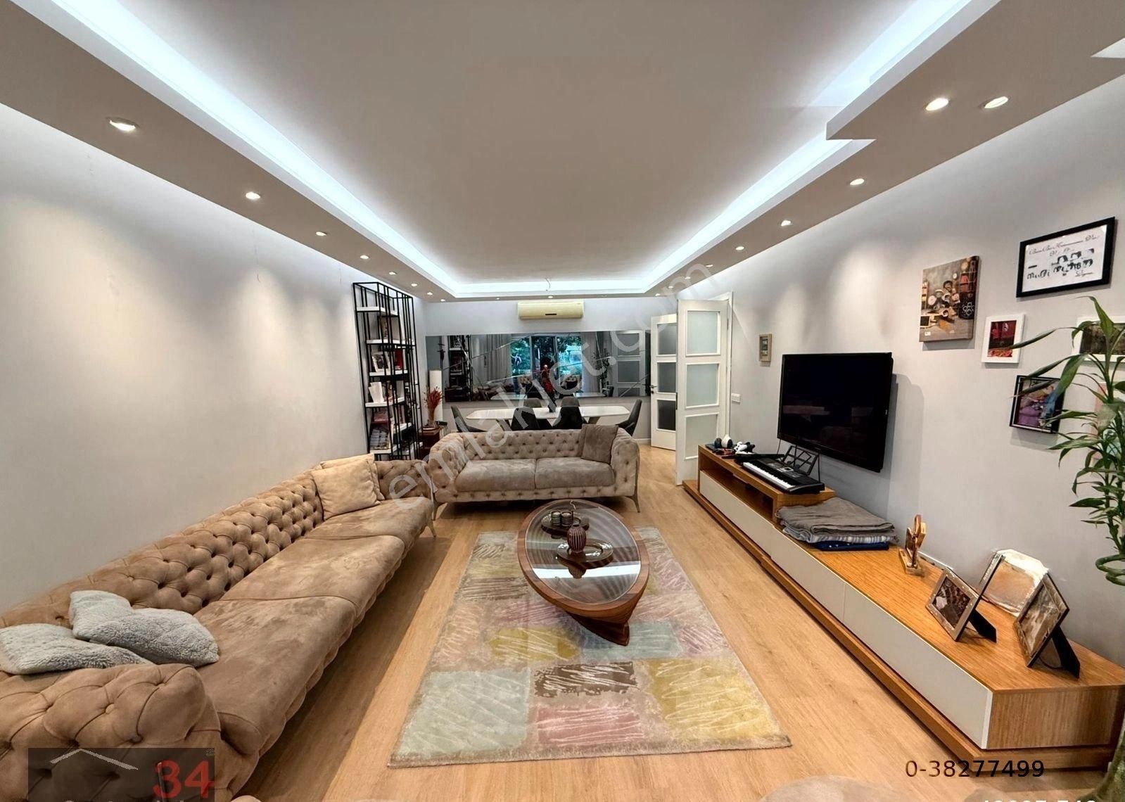 Lounge 2'de Bahçe Katı, Peyzaj Manzaralı Geniş 4+1 Daire