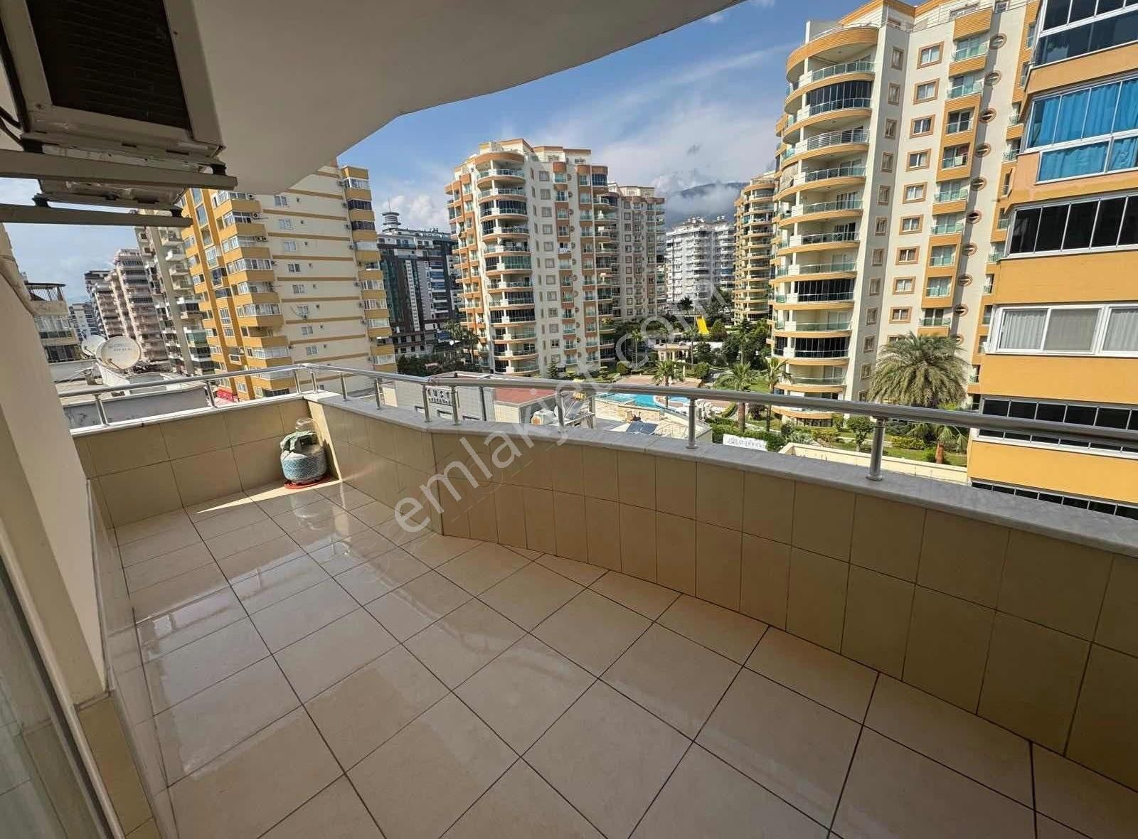 Mahmutlar Mah Satılık 3+1 Dubleks Daire 220m2