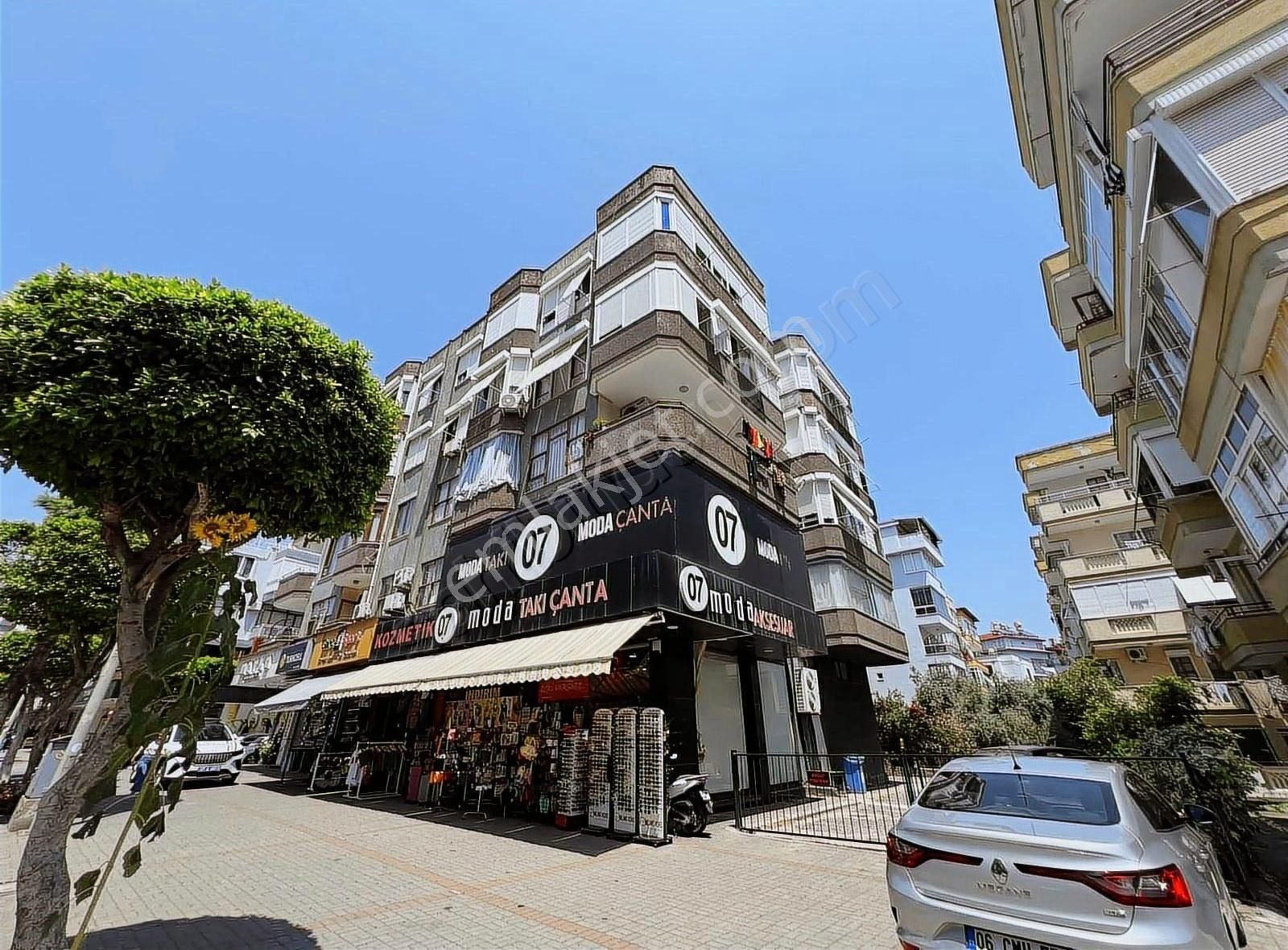 Şeherhane Mah Satılık 2+1 Ayrı Mutfak Ara Kat Daire Denize 150m