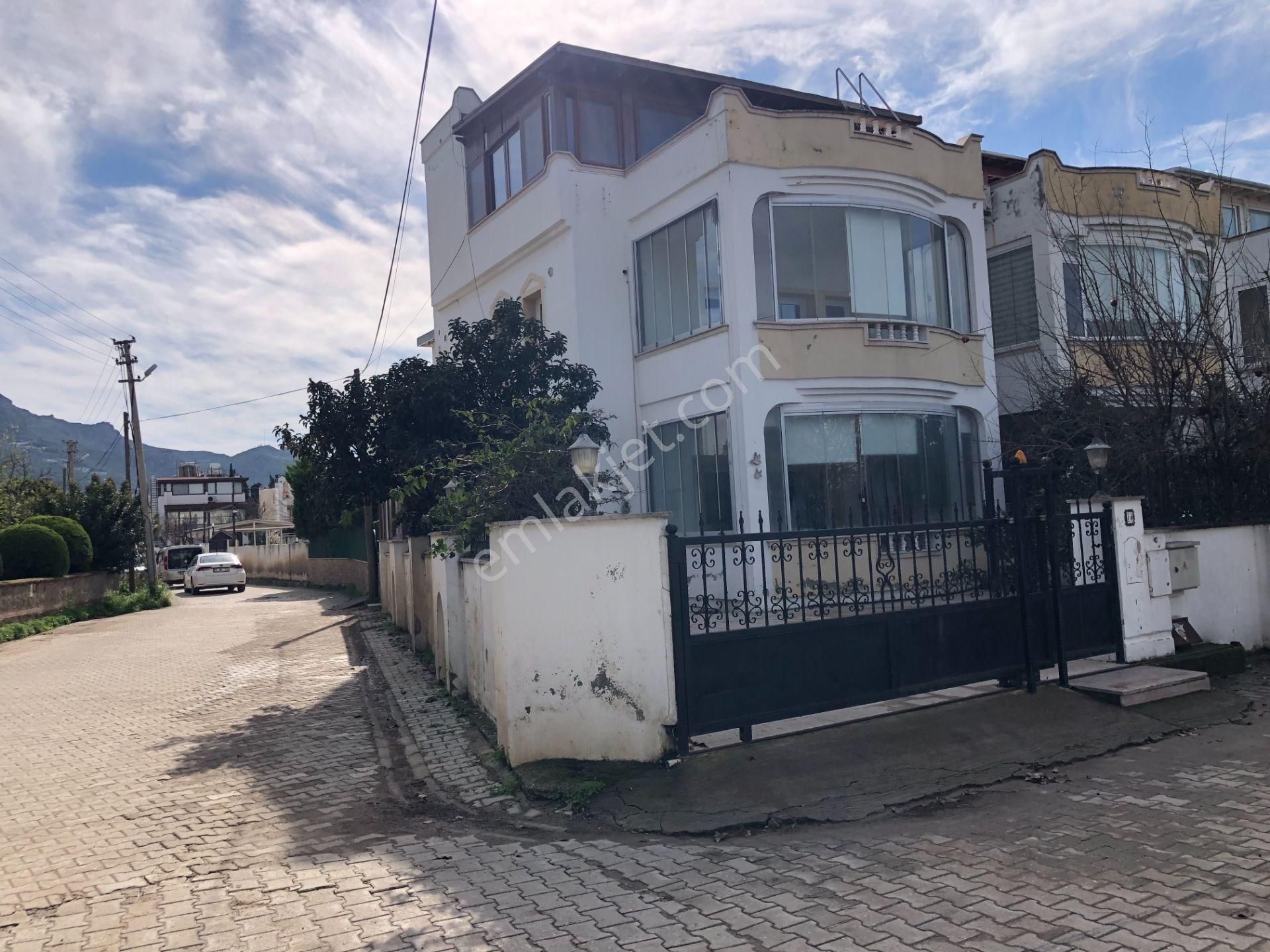 Bodrum T.reis Merkezde Kiralık 3+2 Müstakil Bahçeli Villa