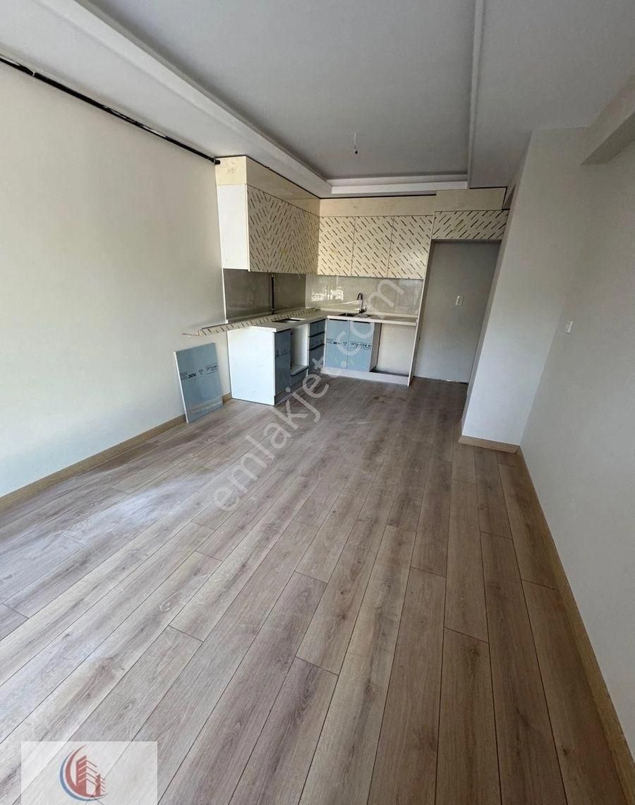 Anıttepede 1+1 Giriş Yeni Bina 5 Milyon 500 Bin Tl Cansudan