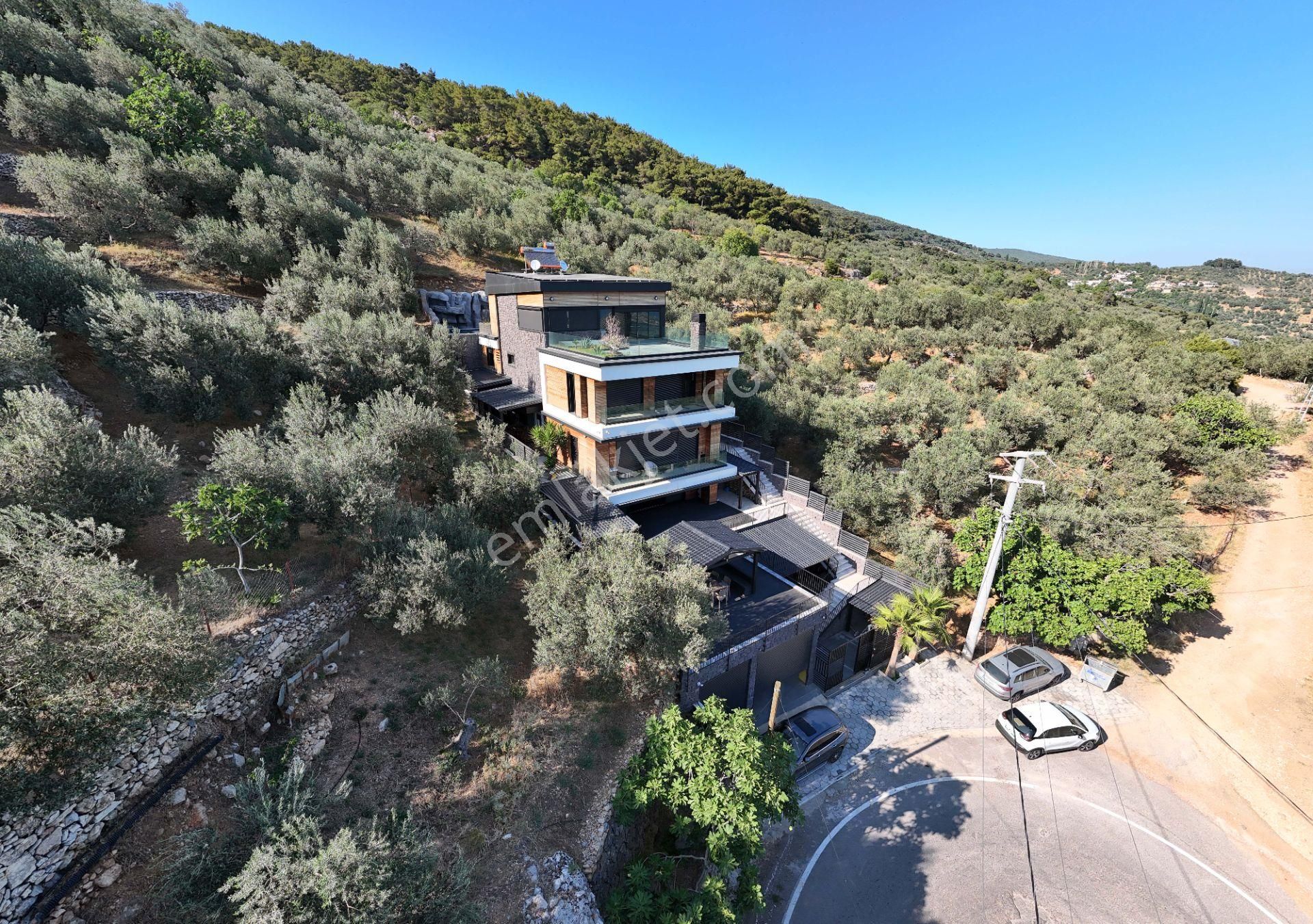 Edremitte Ultra Lüks Özel Yapım Müstakil Villa