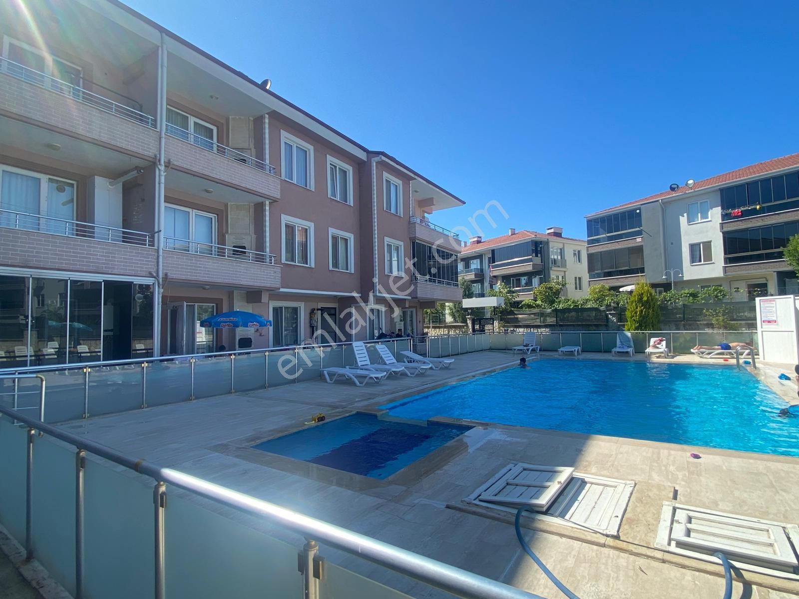 Havuzlu Sitede Müstakil Girişli 2+1 Daire Fırsatı
