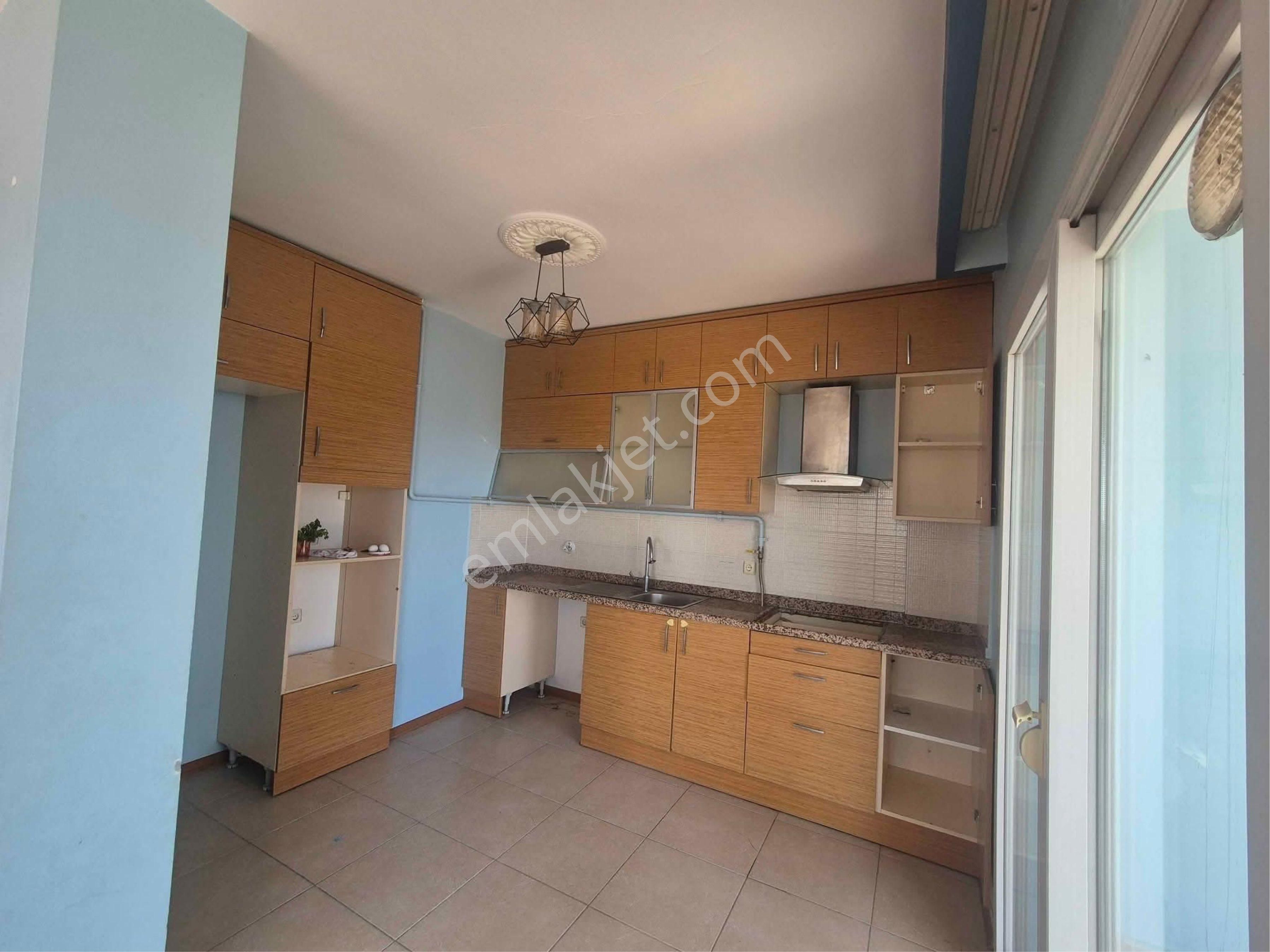 Bülent Ecevit Bulvarı Üzerinde Güvenli, Geniş 3+1 Kiralık Daire!