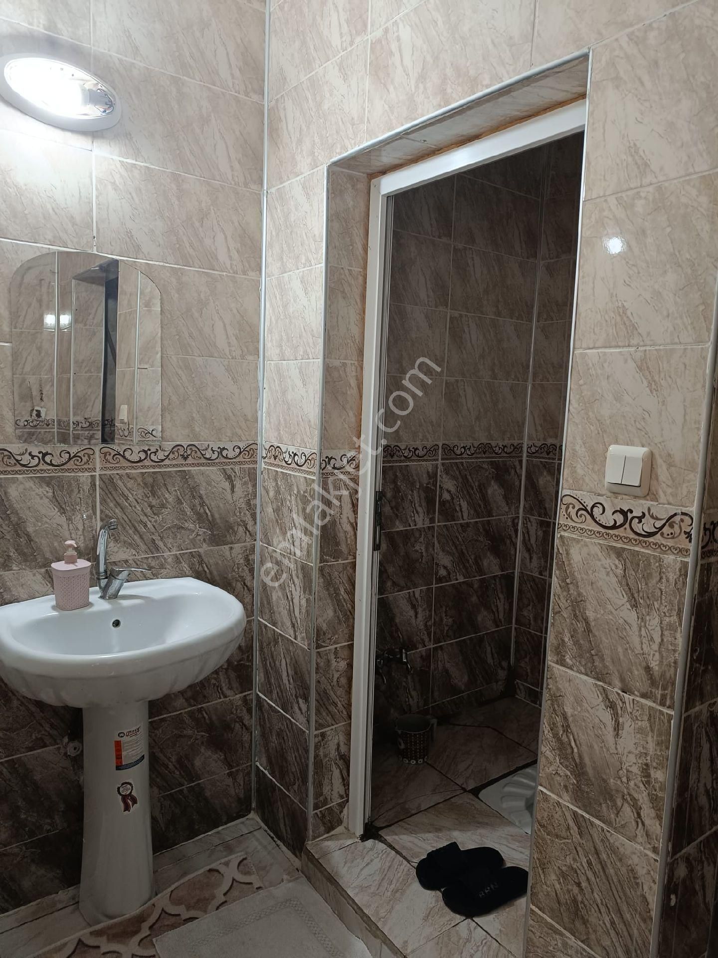 Akkapı Yeni Yerleşim Ana Cadde Üzerinde Satılık 3 Katlı Bina 525m² Arsa Üzerinde - Görsel 10