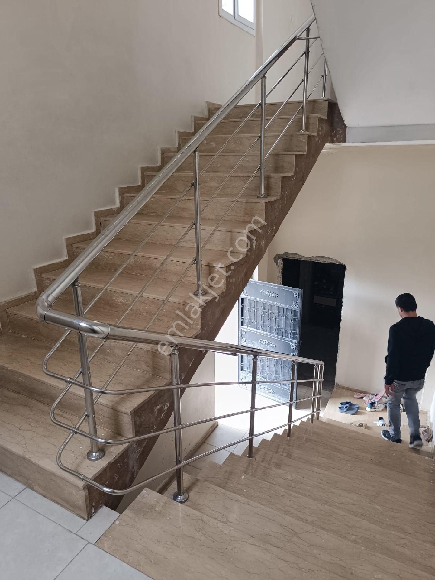 Akkapı Yeni Yerleşim Ana Cadde Üzerinde Satılık 3 Katlı Bina 525m² Arsa Üzerinde - Görsel 2