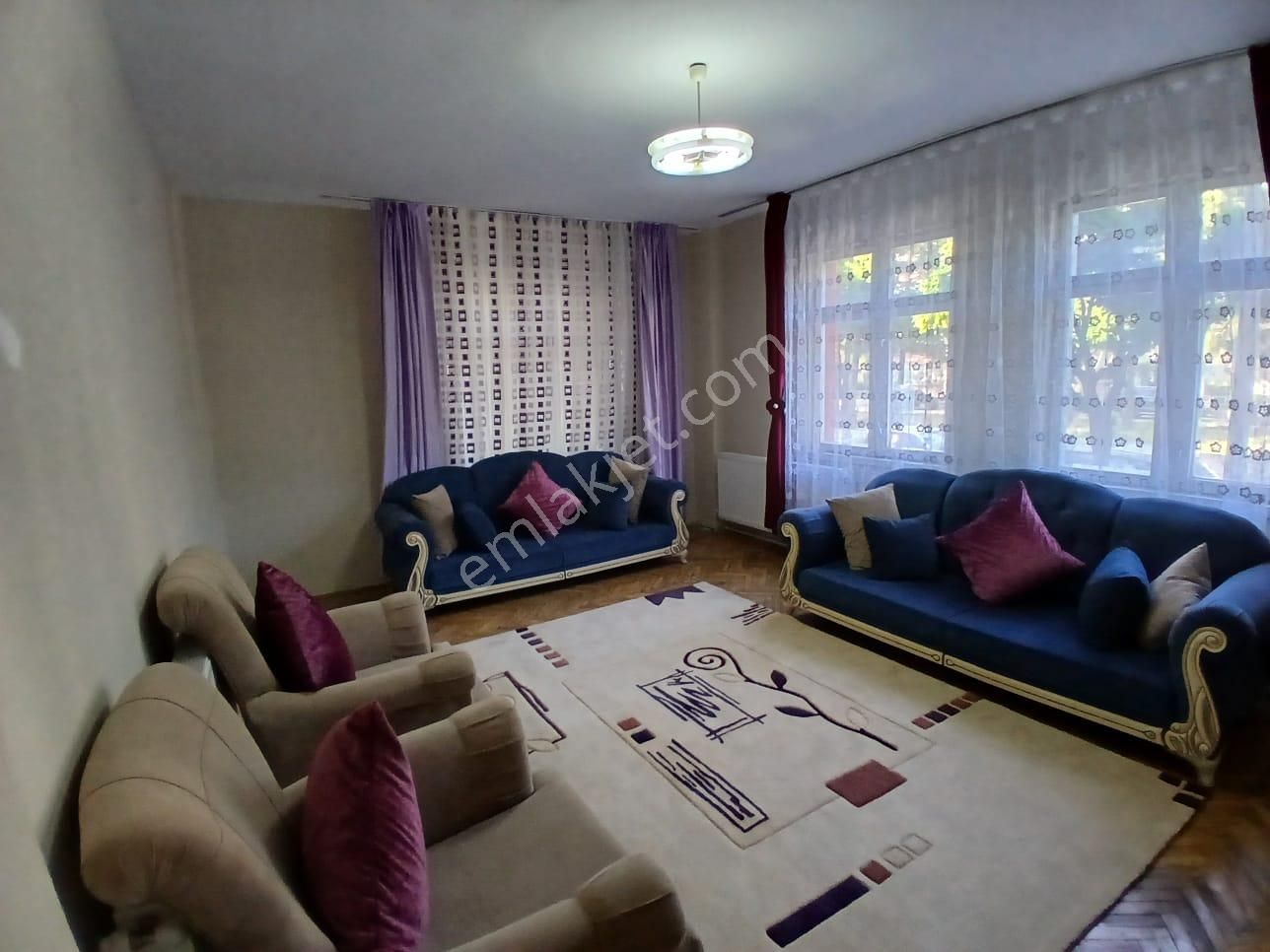 Akçay Emlak'tan Akşehir Hıdırlık Caddesinde Eşyalı Kiralık 2+1 Daire