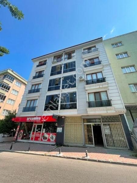 Mertcan Dan Kartal Metroya Yürüme 70m2 Fırsat Dükkan