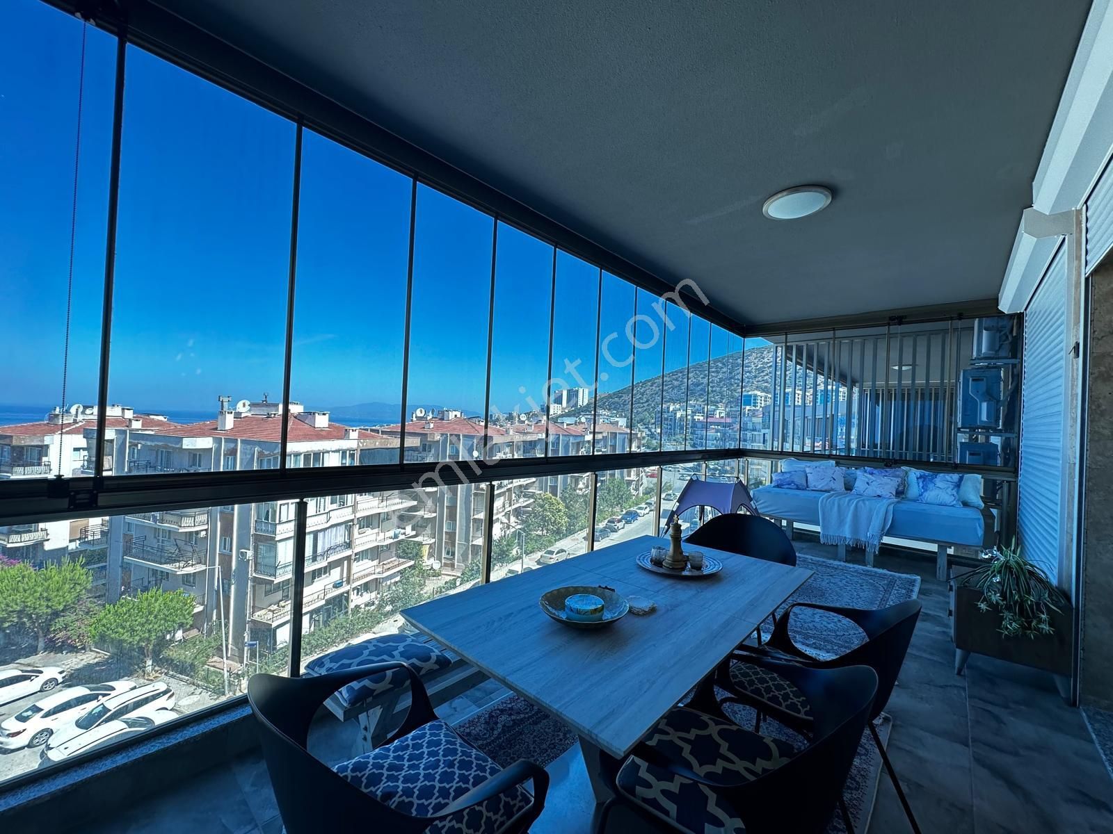 Kuşadası Ege Mah. Özenle Yapılmış Mimari Manzaralı Net 300 M2 - Görsel 33