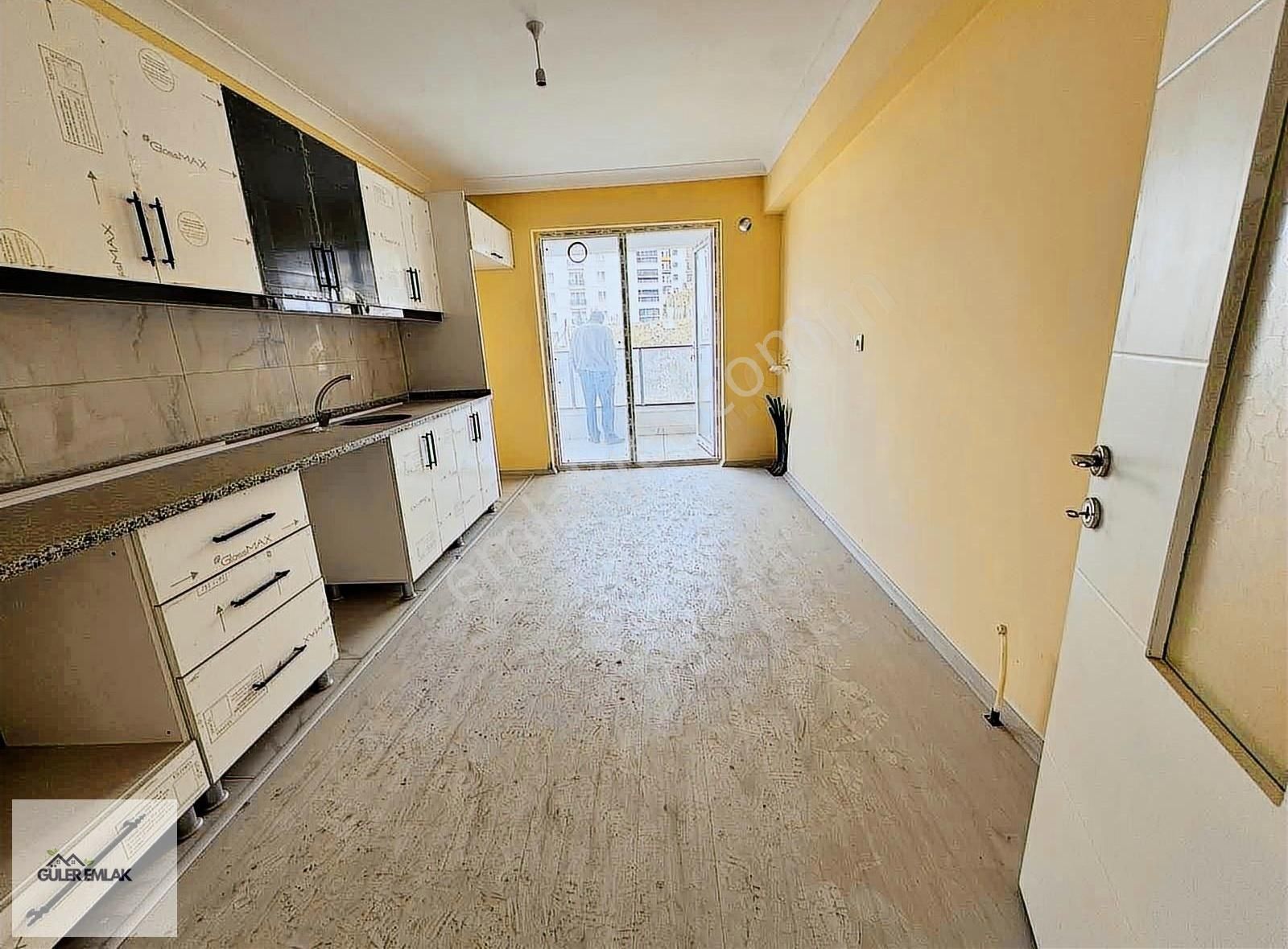 Güler Emlak'dan** Başpınarda** Sıfır** 3.kat** 2+1* Teras Balkon