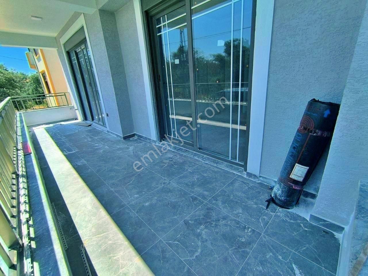 Uytundan Zeytinli Köyünde Geniş Balkonlu Satılık 2+1 Lüks Daire