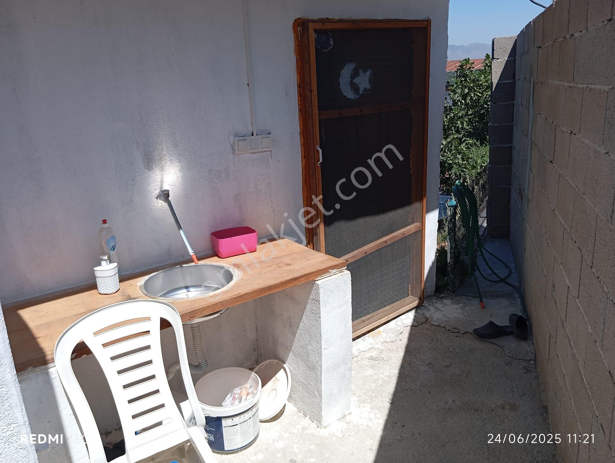 Bağarası Köyü Sökede Satılık Köy Evi - Görsel 13