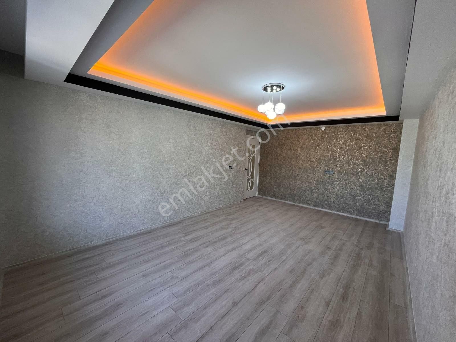 Kum Köprü Mahallesinde Kapalı Otoparklı Satılık Arakat 3+1 Daire