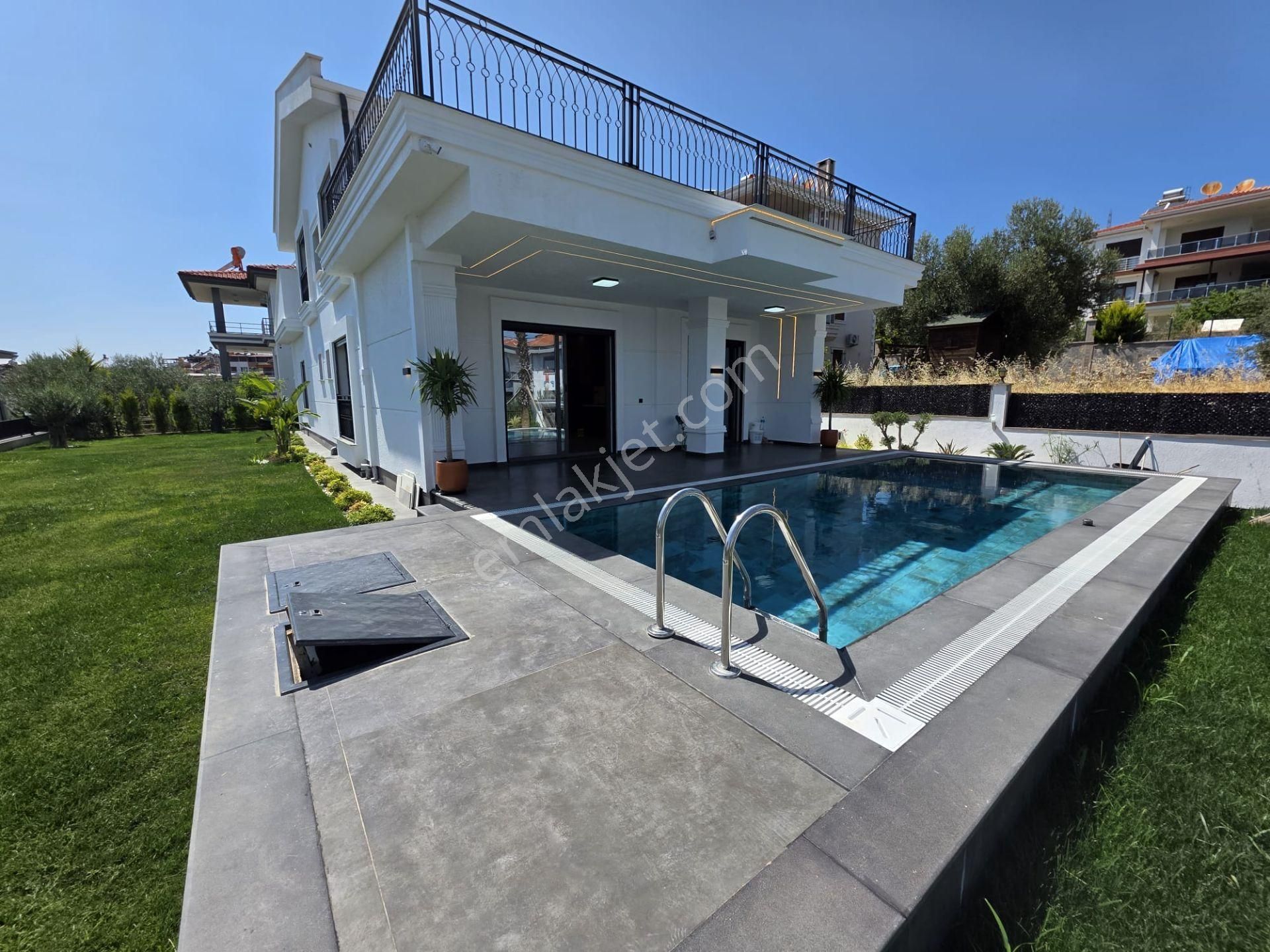 Güne Jakuziden Başlayın! Deniz Manzaralı 4+1 Havuzlu Villa - Görsel 30