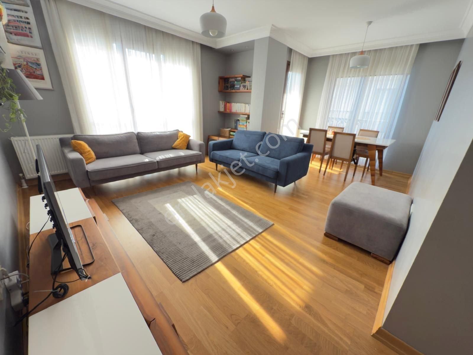 Bakırköy İncirli Caddesi Satılık Site İçi 2+1 Ferah 4. Arakat