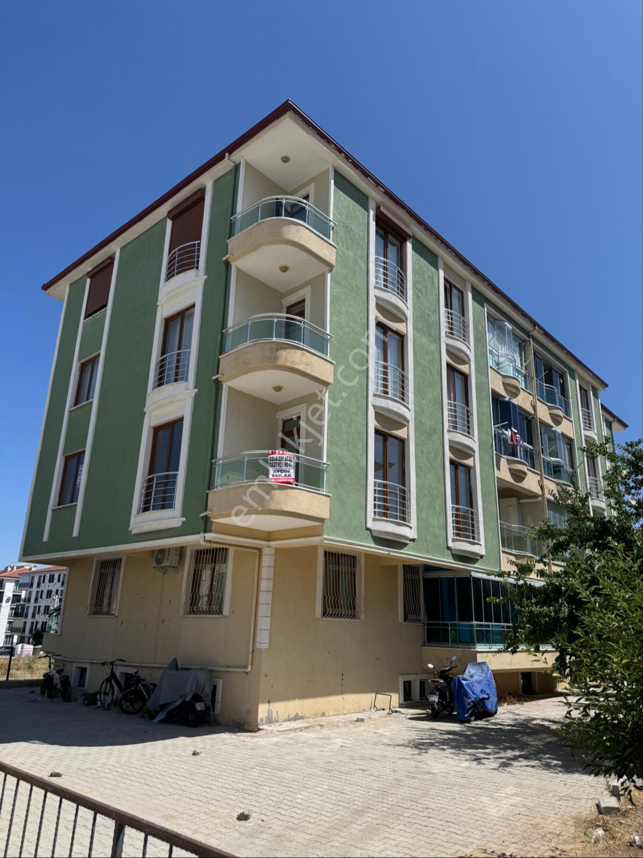 Burdur Merkez Armağan İlcide 3+1 Cephesi Açık Kiralık Daire