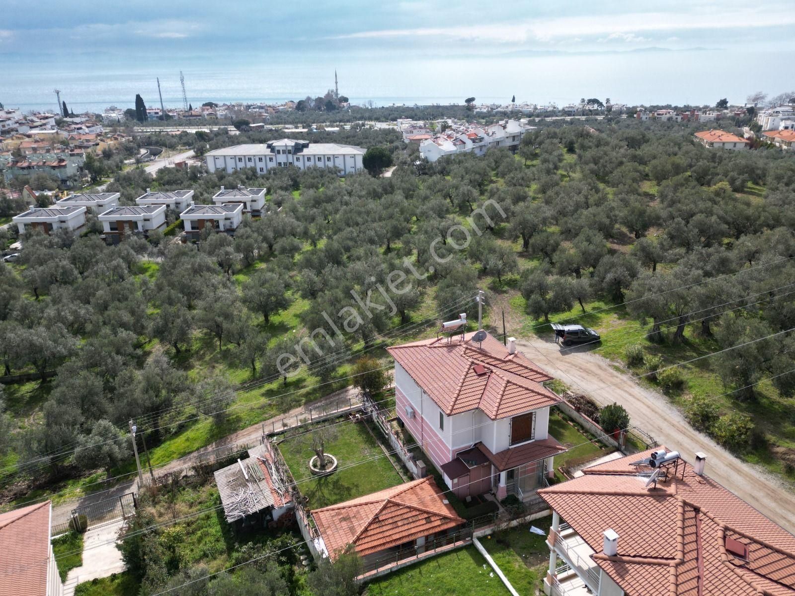 Balıkesir Edremit Avcılar Mahallesinde Mustakil Villa Satılık