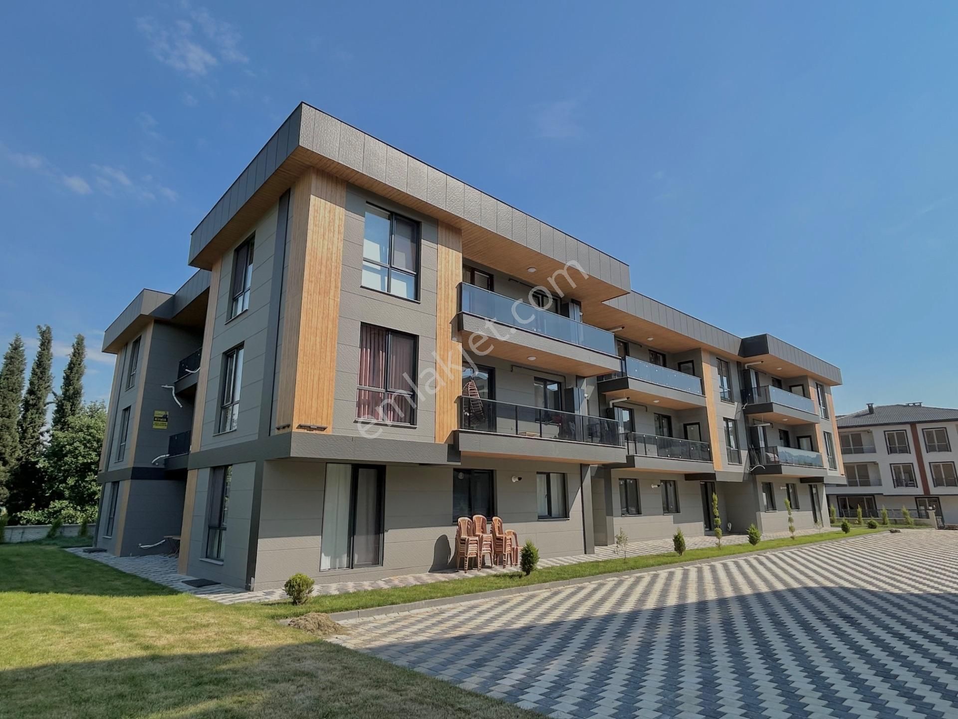 Turyap Soner'den Kiralık Yalova Kadıköy'de Site İçi 2+1 Daire