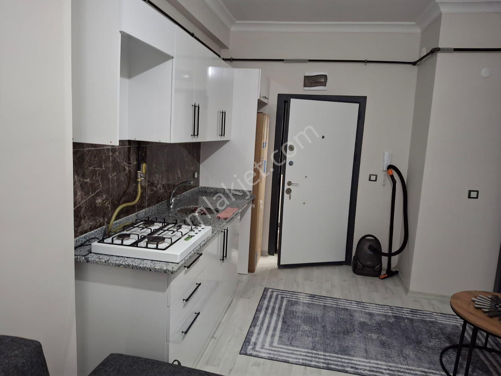 Taşpınar Gayrimenkul'den Satılık Sosyal Bilimler Lisesi Civarı 1+1 Daire Ara Kat Full Eşyalı