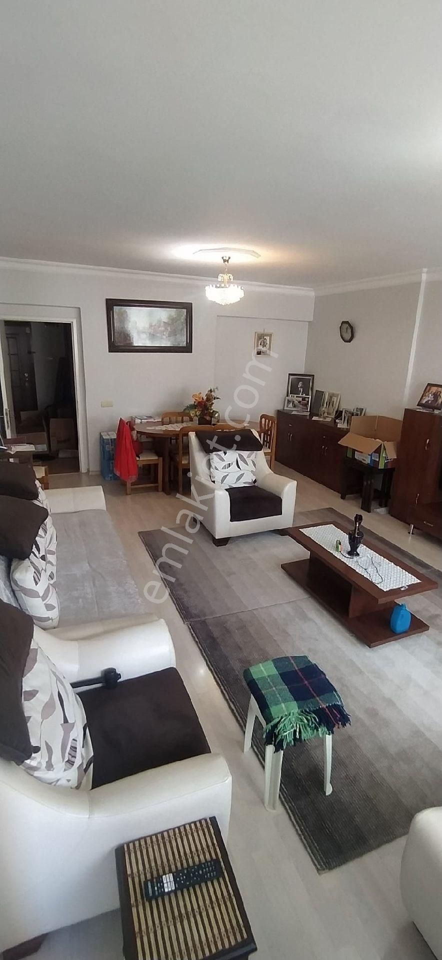 Beylikdüzü Barış Mah.3+1 Arakat 140m² Daire