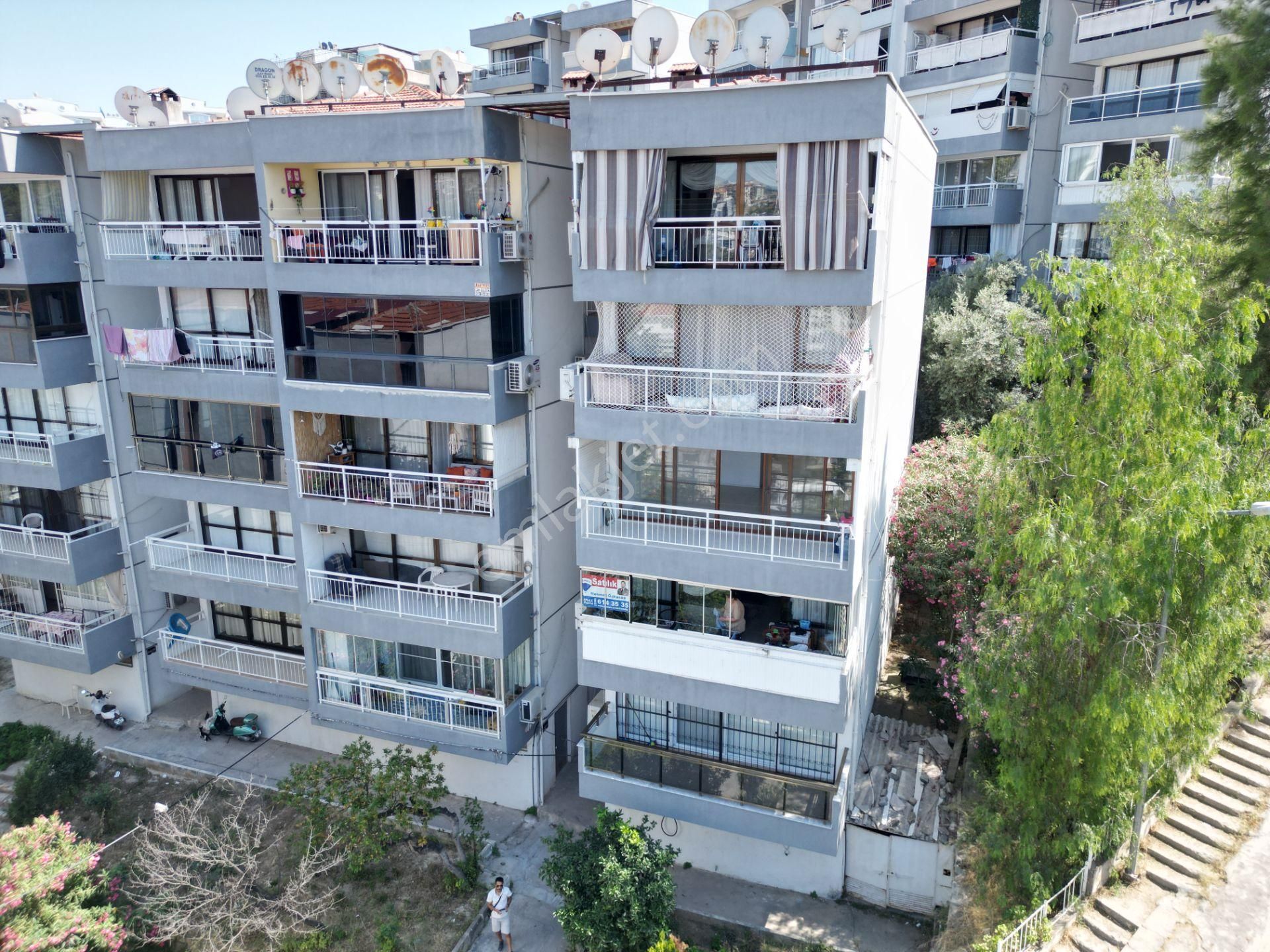 Kuşadası İkiçeşmelik Mah. Zeybek Sitesi 2+1 Satılık Daire