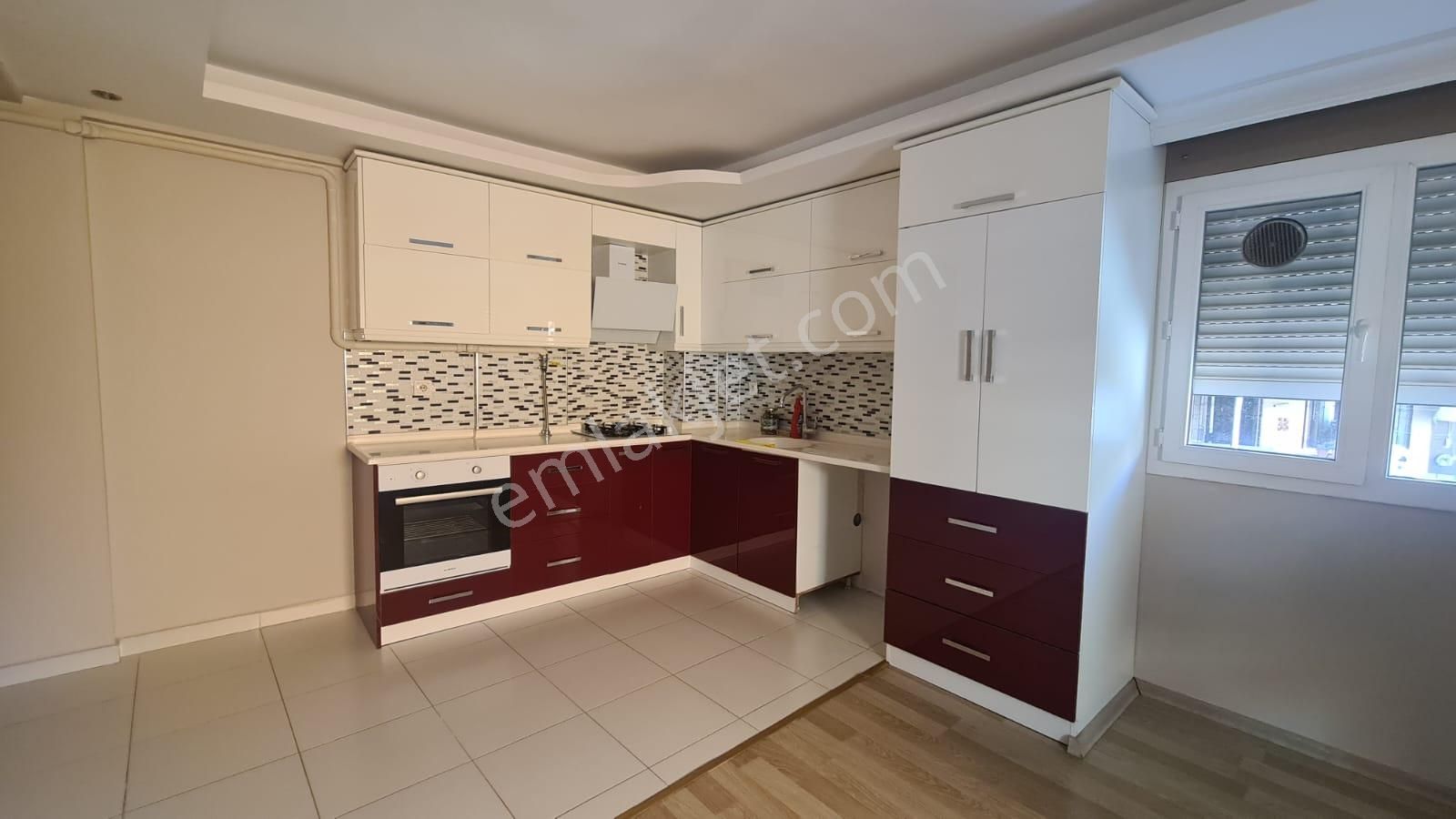 Antika Gayrimenkul'den Yarbay Caddesi Üzerinde Kiralık Daire