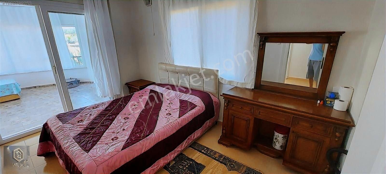 Akbük'te Doğa Manzaralı Büyük Balkonlu Eşyalı 3+1 Satılık Daire - Görsel 3