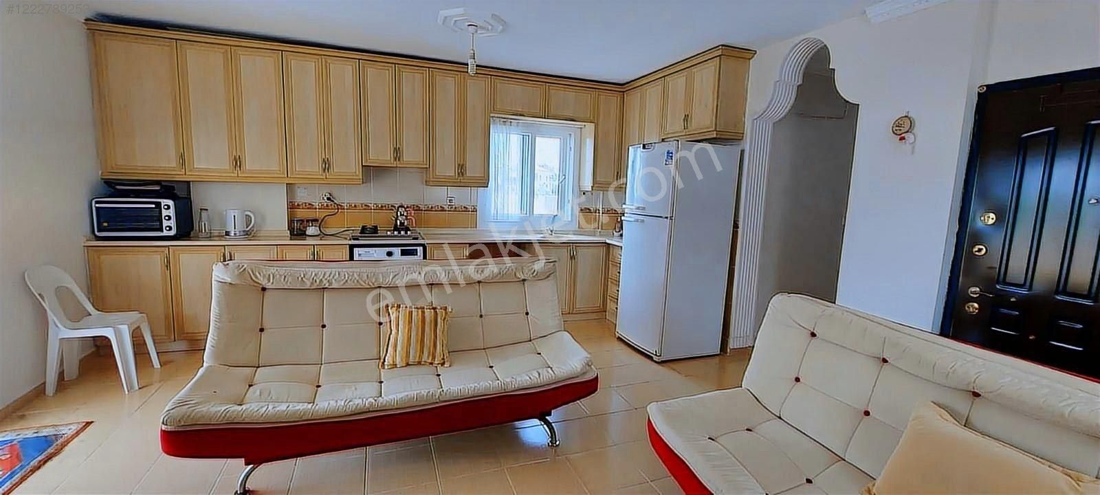 Akbük'te Doğa Manzaralı Büyük Balkonlu Eşyalı 3+1 Satılık Daire - Görsel 8