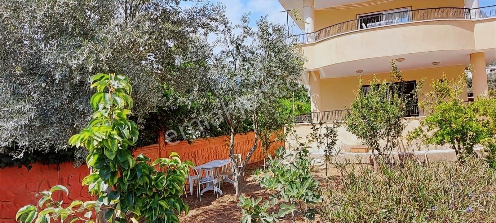 Akbük'te Doğa Manzaralı Büyük Balkonlu Eşyalı 3+1 Satılık Daire - Görsel 13