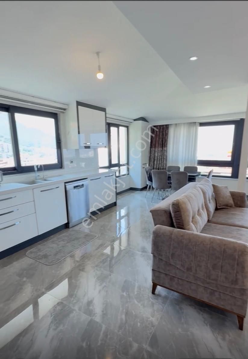 Denizli Merkez Bağbaşında Mükekmel Manzaralı 3+1 Asansörlü 7 Yıllık Acil Satılık Daire