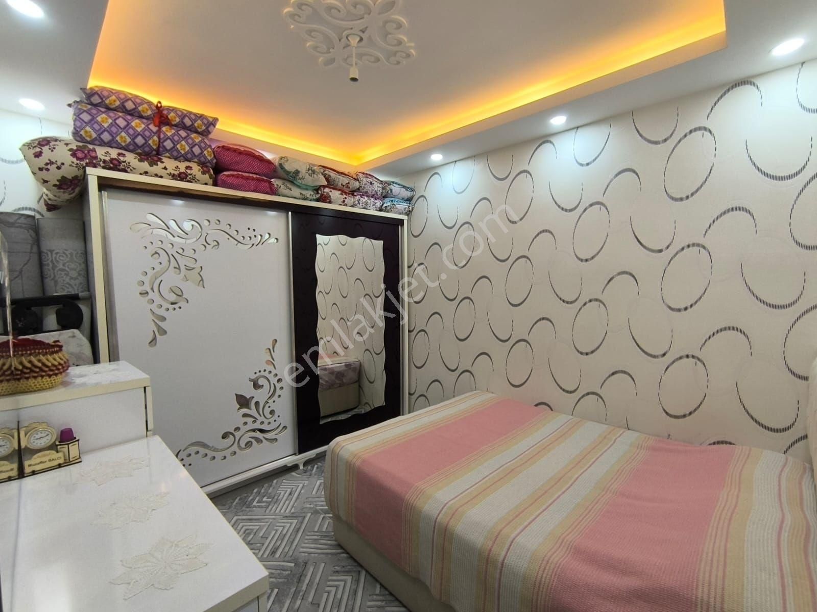 İstikla Mh De 2+1 130m2 Aboneler Saglam Kattan Bölme Daire