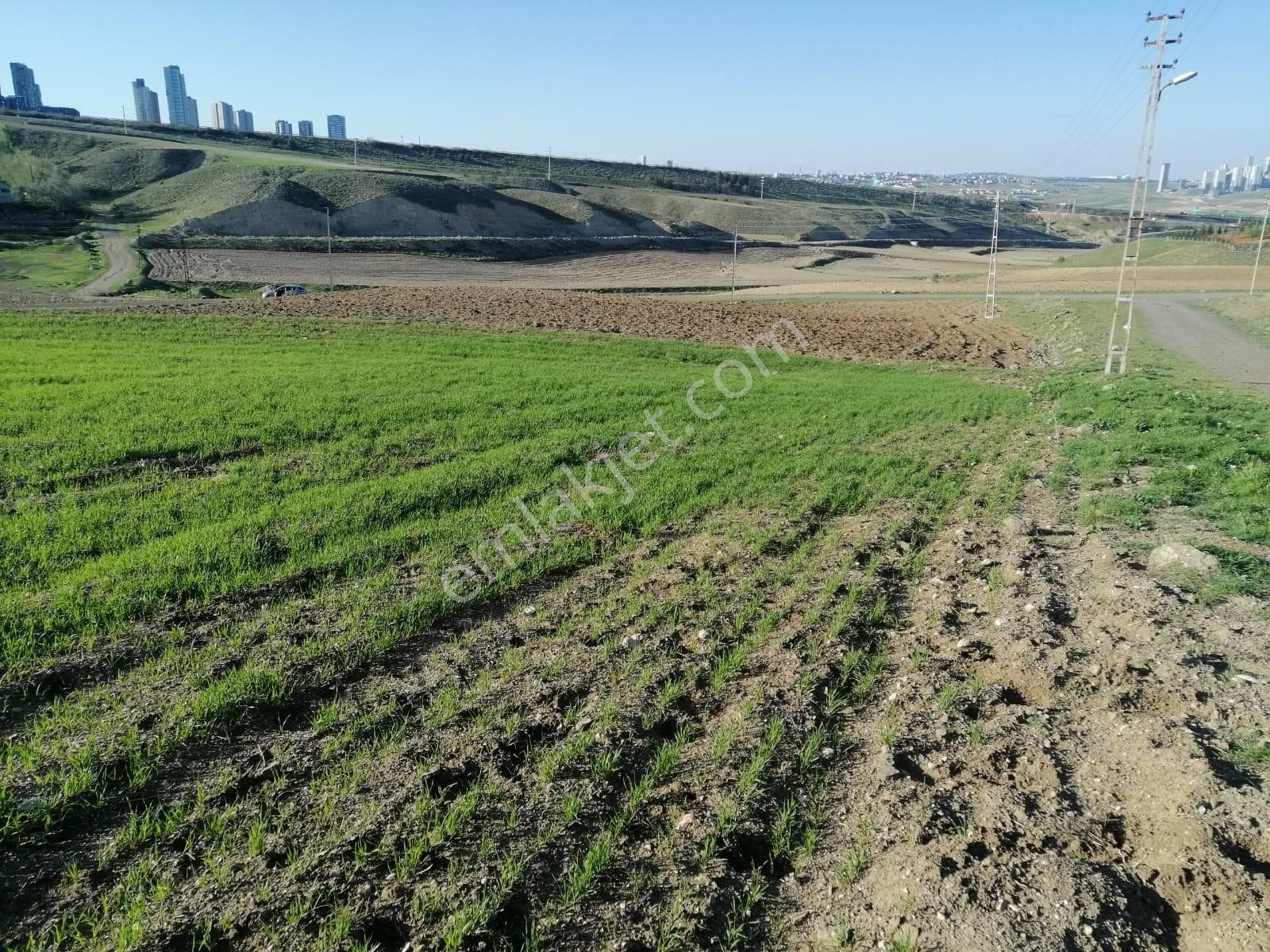 Gölbaşı Hacılar'da 3.000m2 Köşe Satılık Arsa