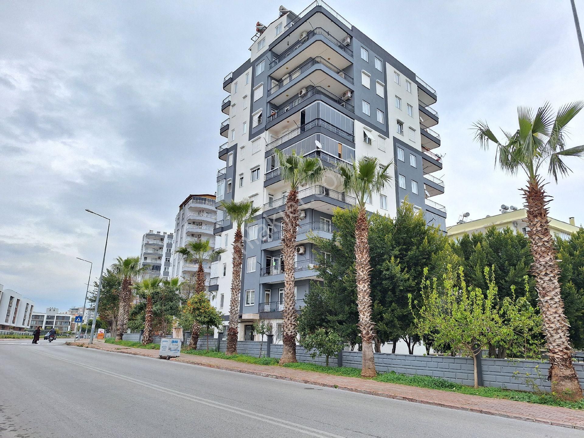 Antalya Konyaaltı Uncalı Mahallesinde Merkezi Konumda Satılık 3+1 Daire