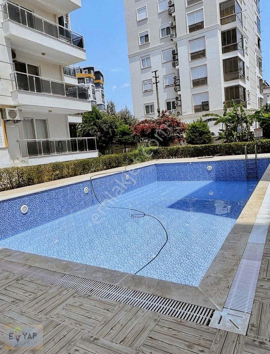 Şafakta Havuzlu Sitede 3+1 Satılık Arakat