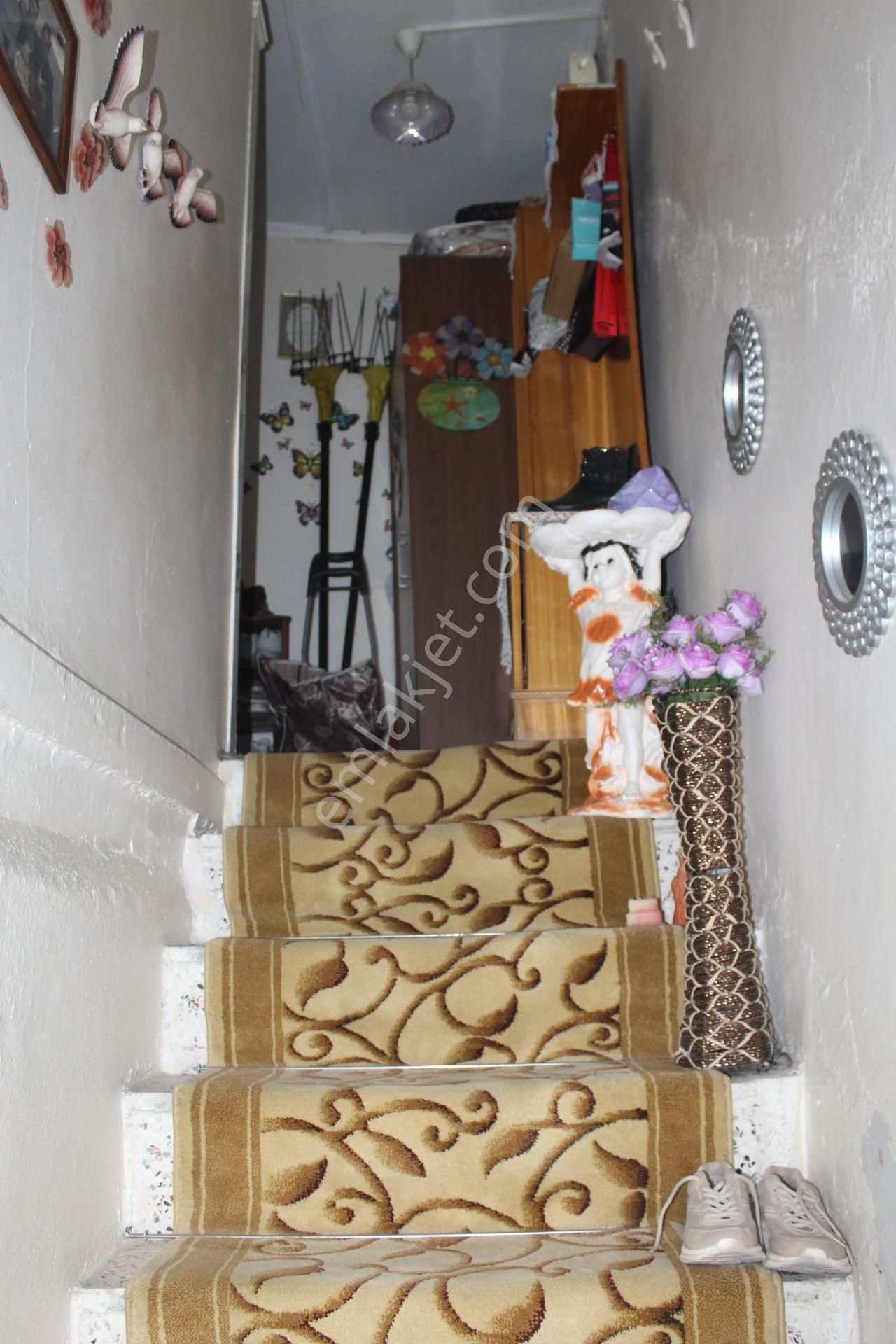 Ayvada'dan Ayvalık Merkez'de Avlulu 2 Katlı 2+1 Taş Rum Evi - Görsel 21