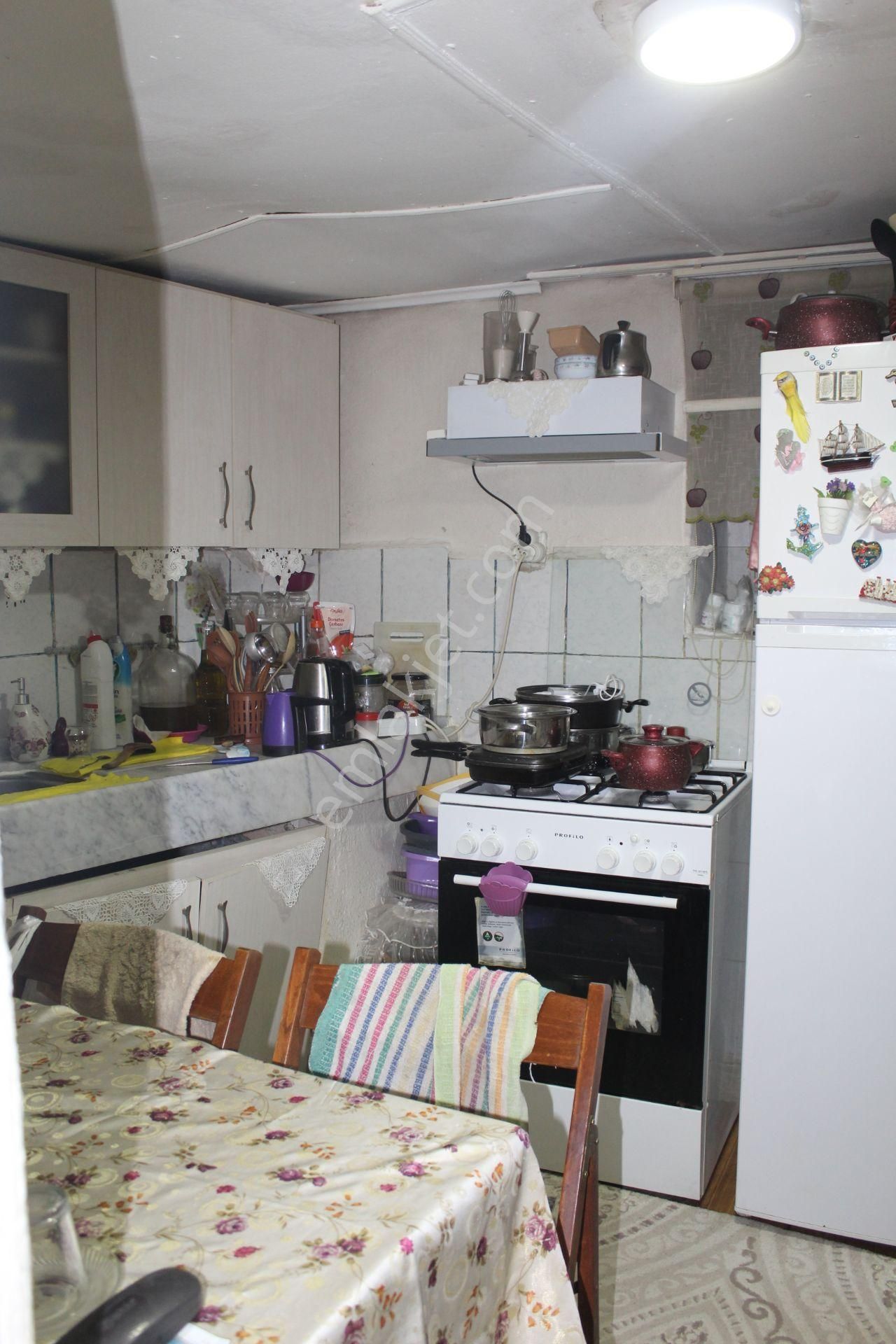 Ayvada'dan Ayvalık Merkez'de Avlulu 2 Katlı 2+1 Taş Rum Evi - Görsel 10