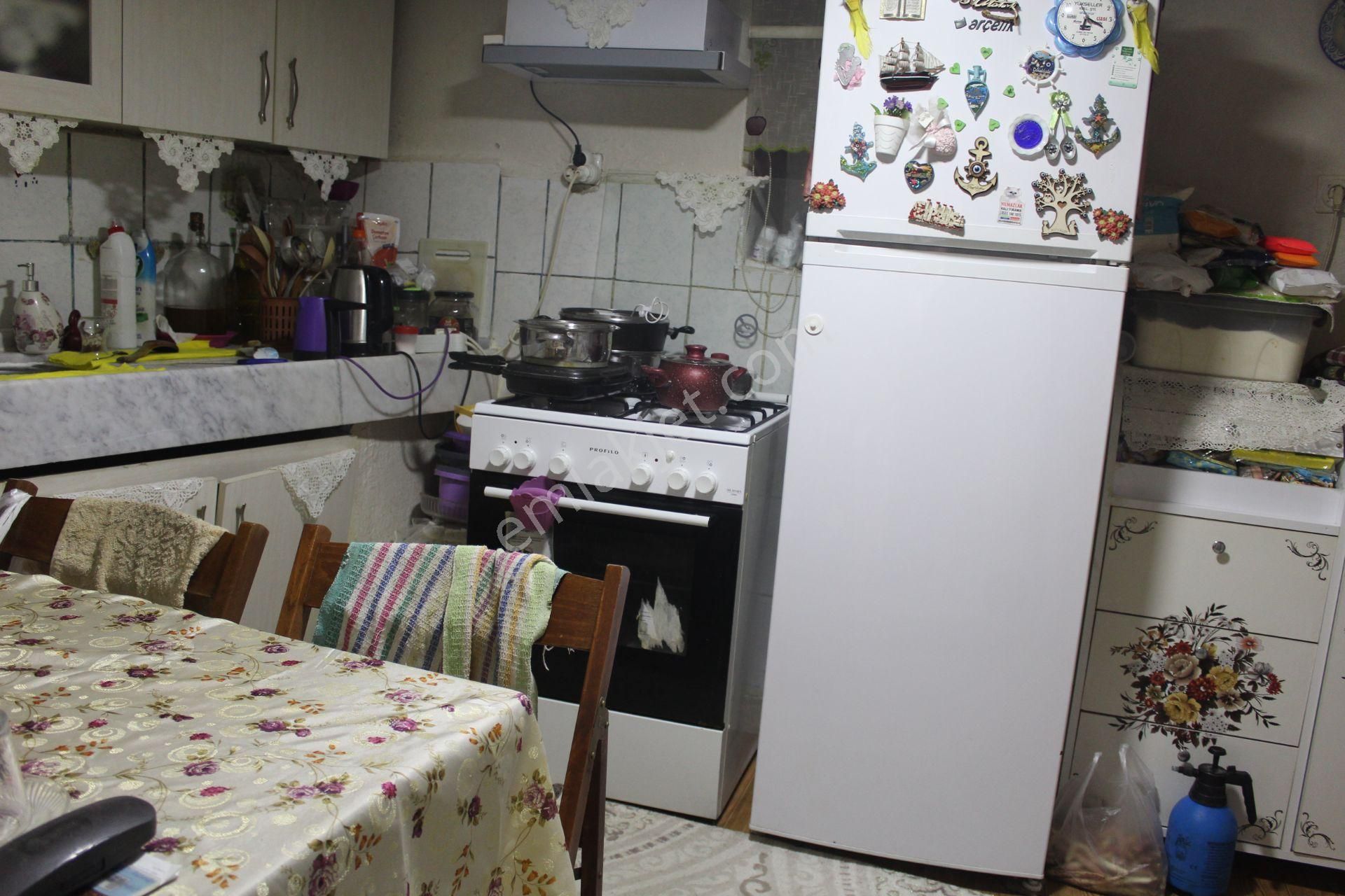 Ayvada'dan Ayvalık Merkez'de Avlulu 2 Katlı 2+1 Taş Rum Evi - Görsel 9