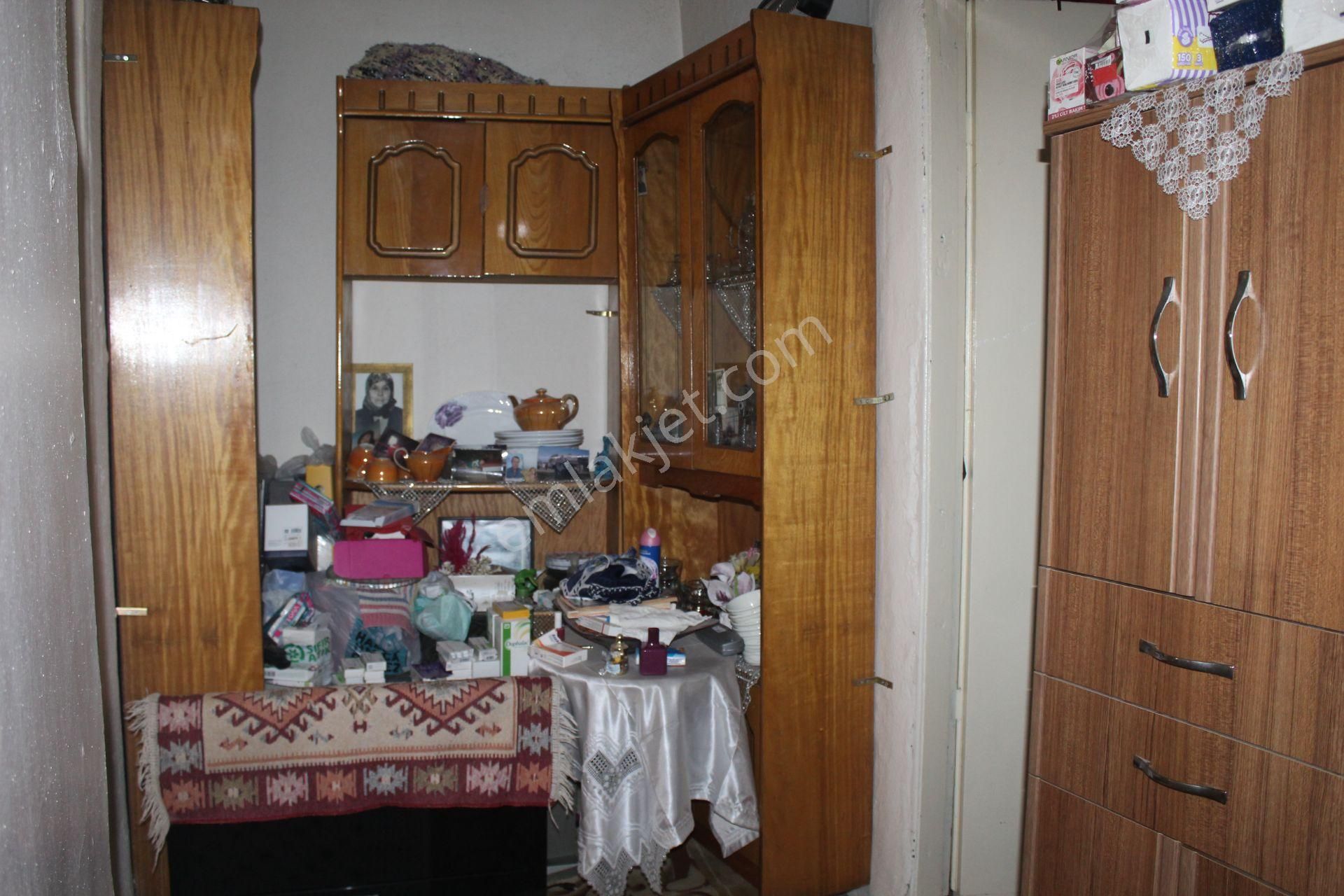 Ayvada'dan Ayvalık Merkez'de Avlulu 2 Katlı 2+1 Taş Rum Evi - Görsel 23