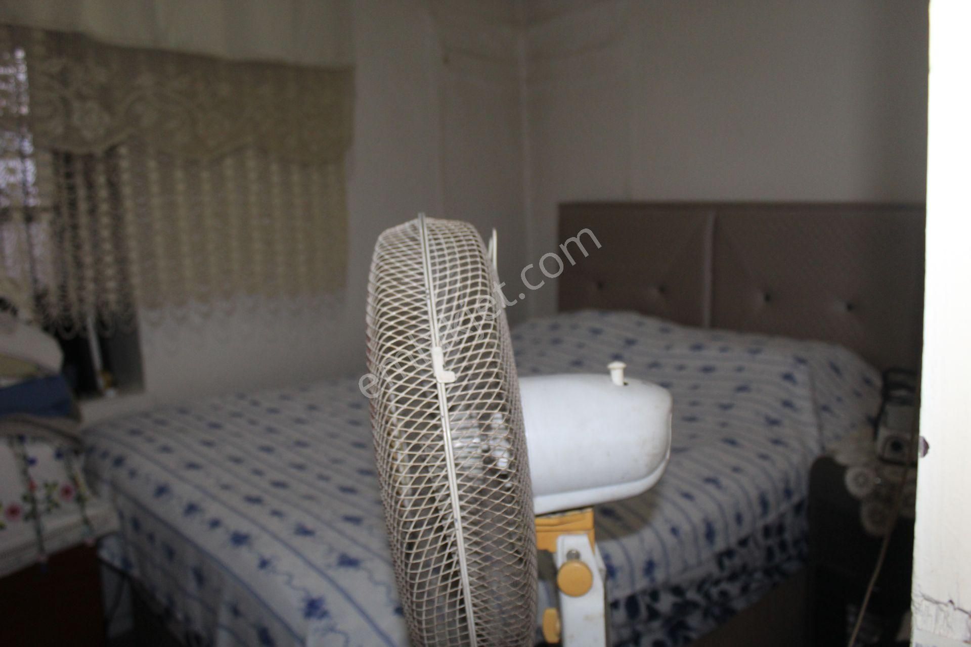 Ayvada'dan Ayvalık Merkez'de Avlulu 2 Katlı 2+1 Taş Rum Evi - Görsel 26