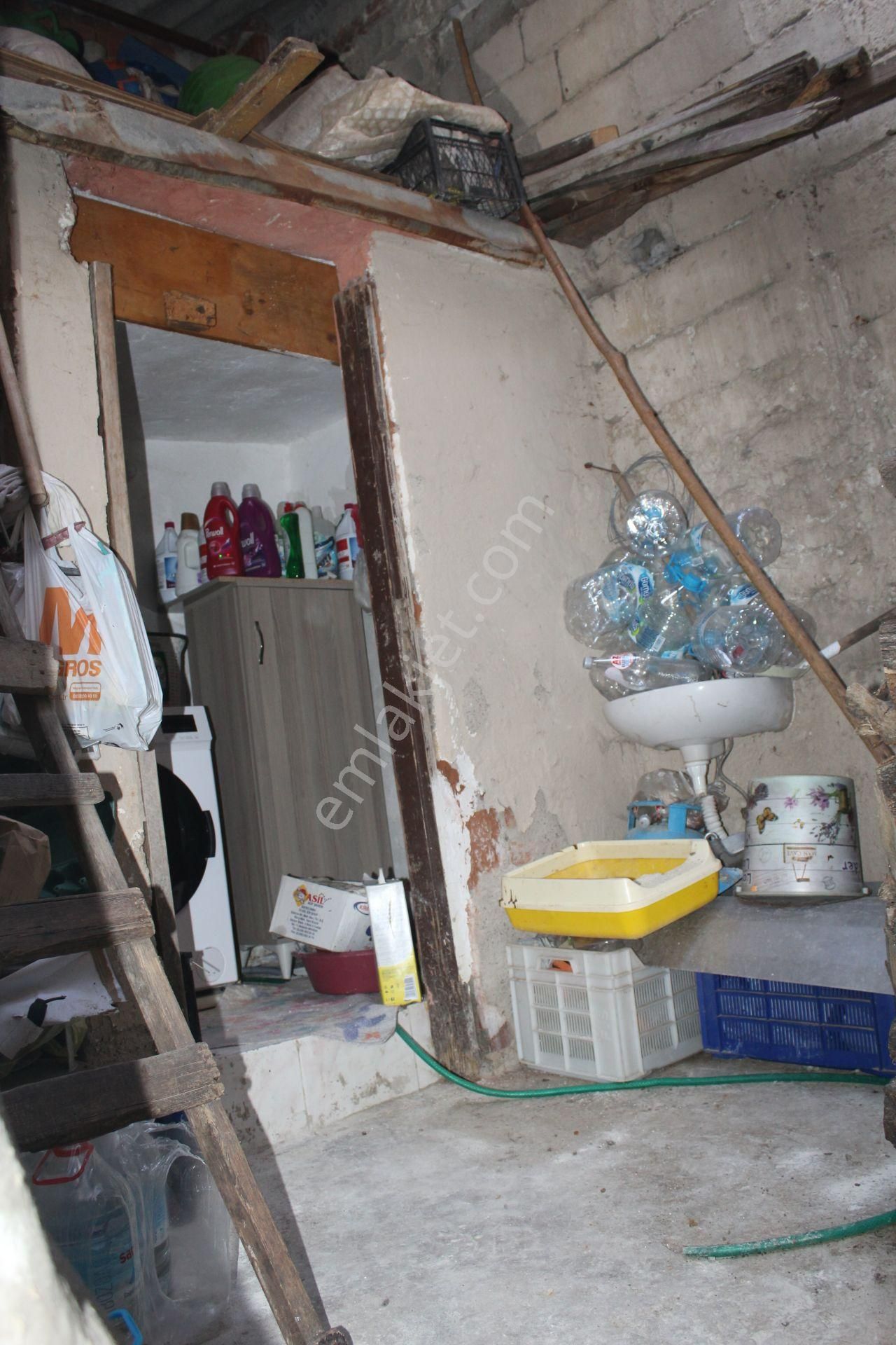 Ayvada'dan Ayvalık Merkez'de Avlulu 2 Katlı 2+1 Taş Rum Evi - Görsel 16